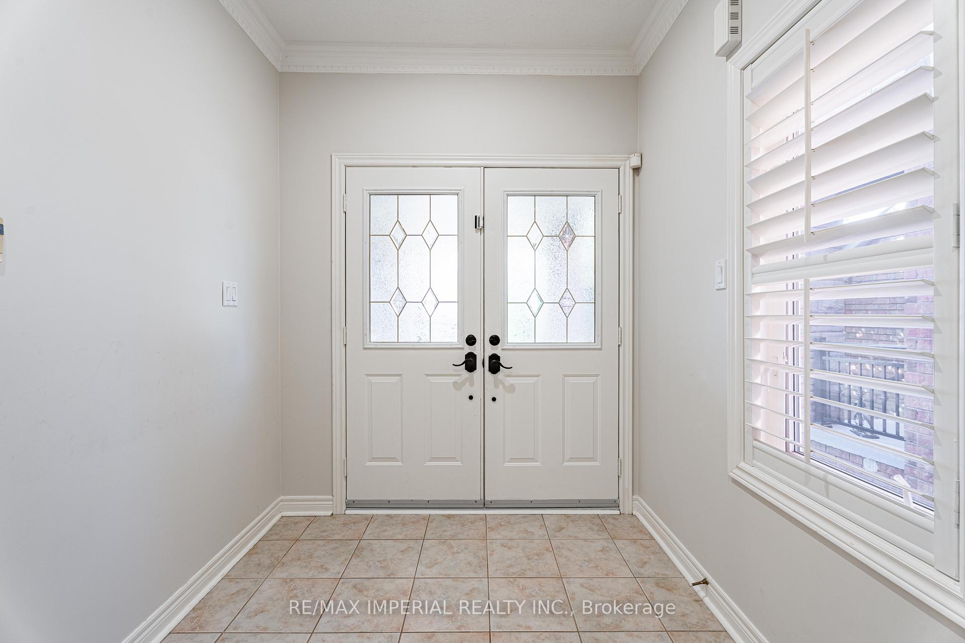 Photo 3 of 23 Criscione Drive, Vaughan, Sonoma Heights — HOMEH