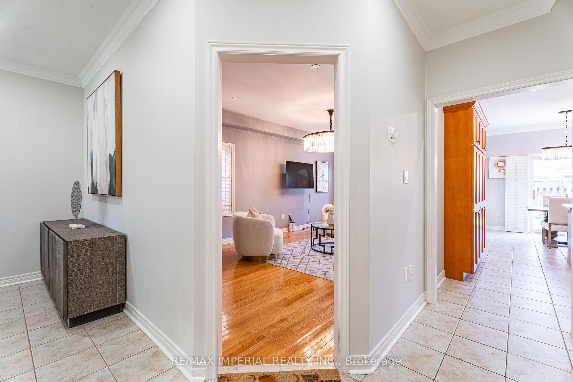 Photo 4 of 23 Criscione Drive, Vaughan, Sonoma Heights — HOMEH