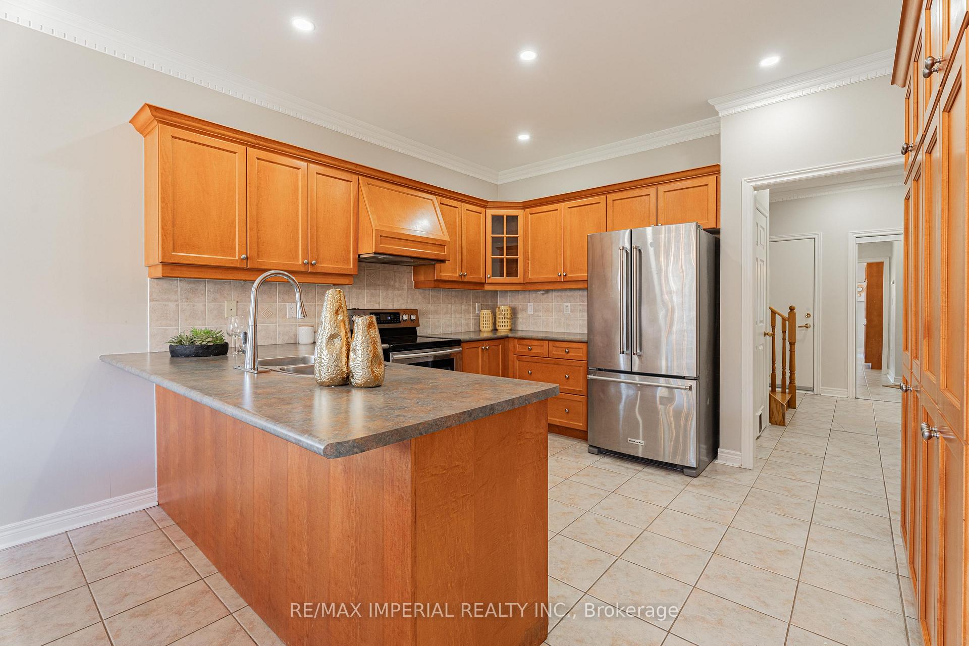 Photo 12 of 23 Criscione Drive, Vaughan, Sonoma Heights — HOMEH