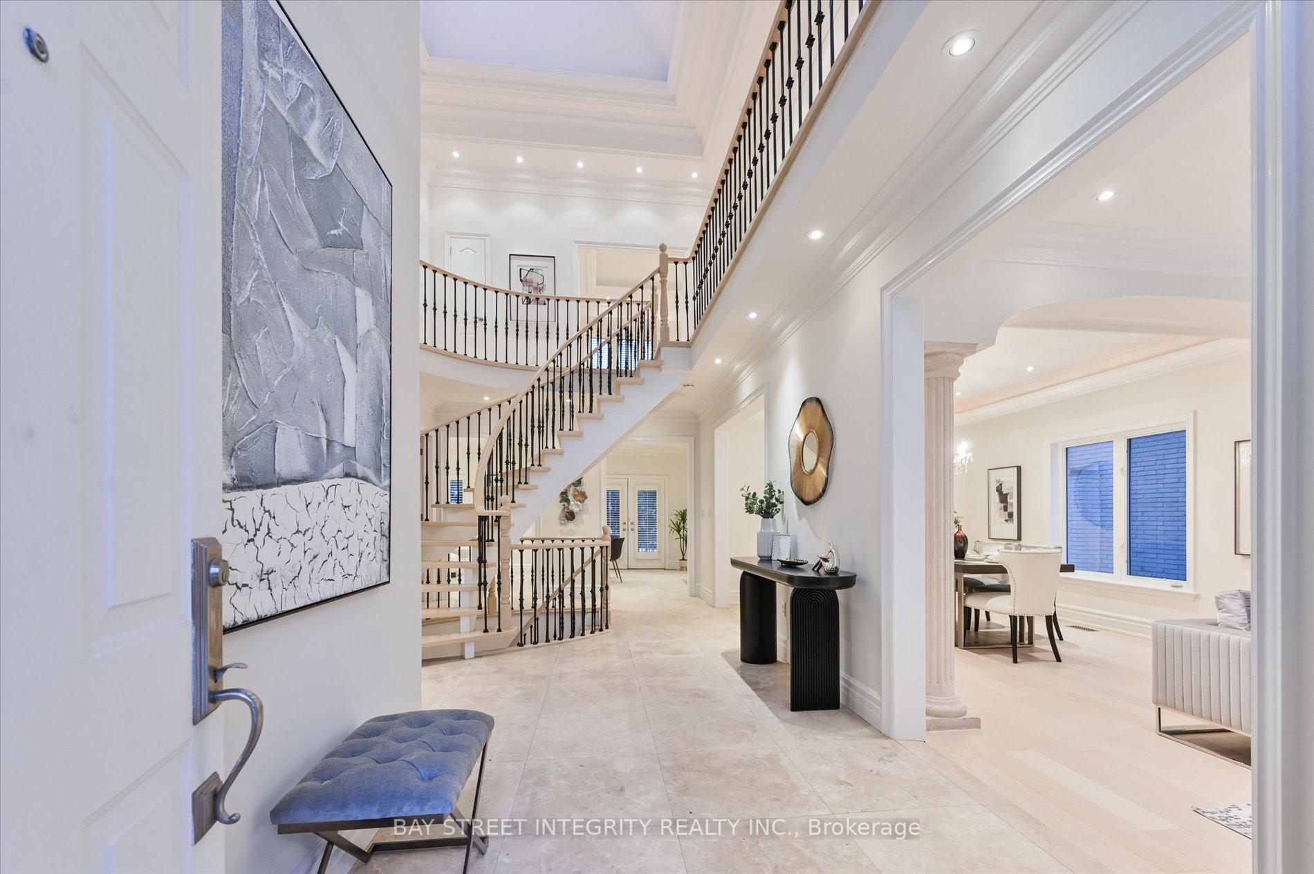 Photo 3 of 165 Rodeo Drive, Vaughan, Crestwood-Springfarm-Yorkhill — HOMEH