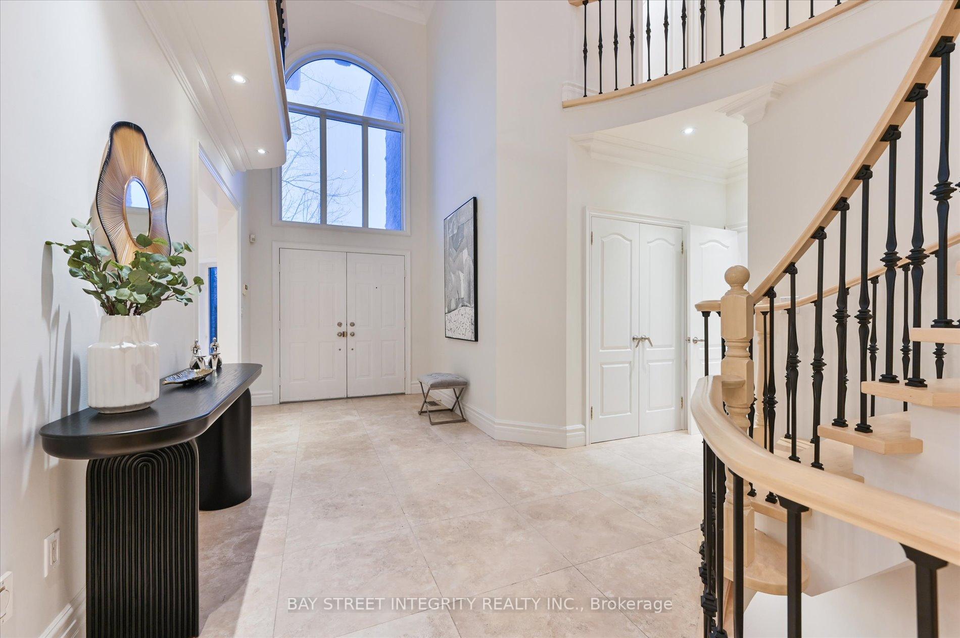 Photo 4 of 165 Rodeo Drive, Vaughan, Crestwood-Springfarm-Yorkhill — HOMEH