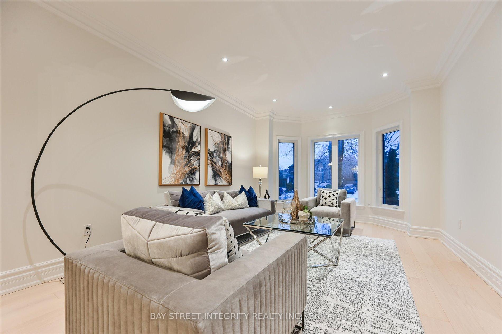 Photo 5 of 165 Rodeo Drive, Vaughan, Crestwood-Springfarm-Yorkhill — HOMEH