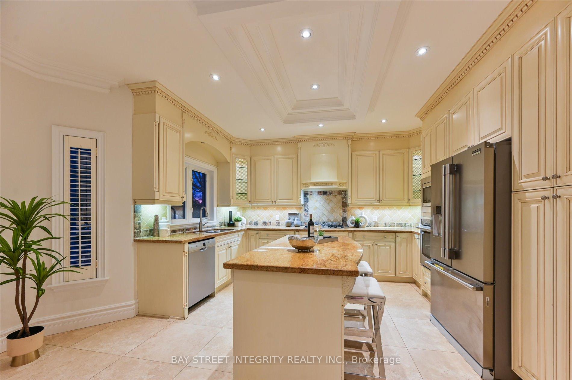 Photo 15 of 165 Rodeo Drive, Vaughan, Crestwood-Springfarm-Yorkhill — HOMEH