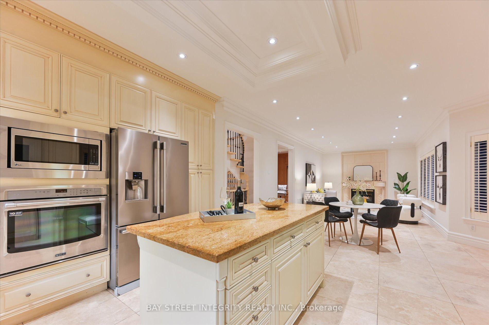 Photo 17 of 165 Rodeo Drive, Vaughan, Crestwood-Springfarm-Yorkhill — HOMEH