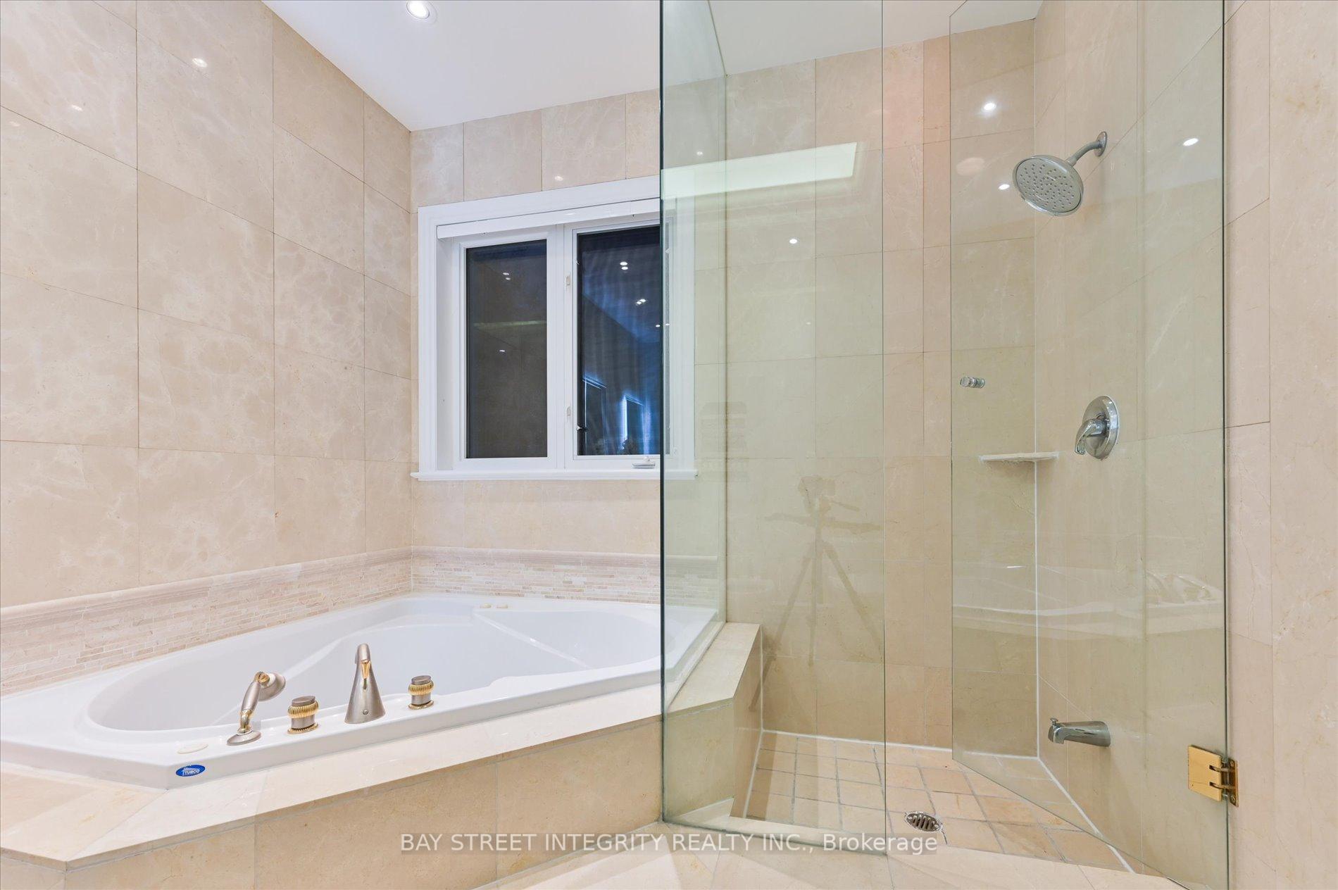 Photo 23 of 165 Rodeo Drive, Vaughan, Crestwood-Springfarm-Yorkhill — HOMEH