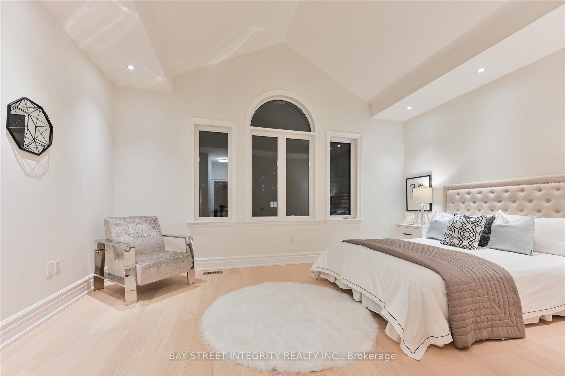 Photo 31 of 165 Rodeo Drive, Vaughan, Crestwood-Springfarm-Yorkhill — HOMEH