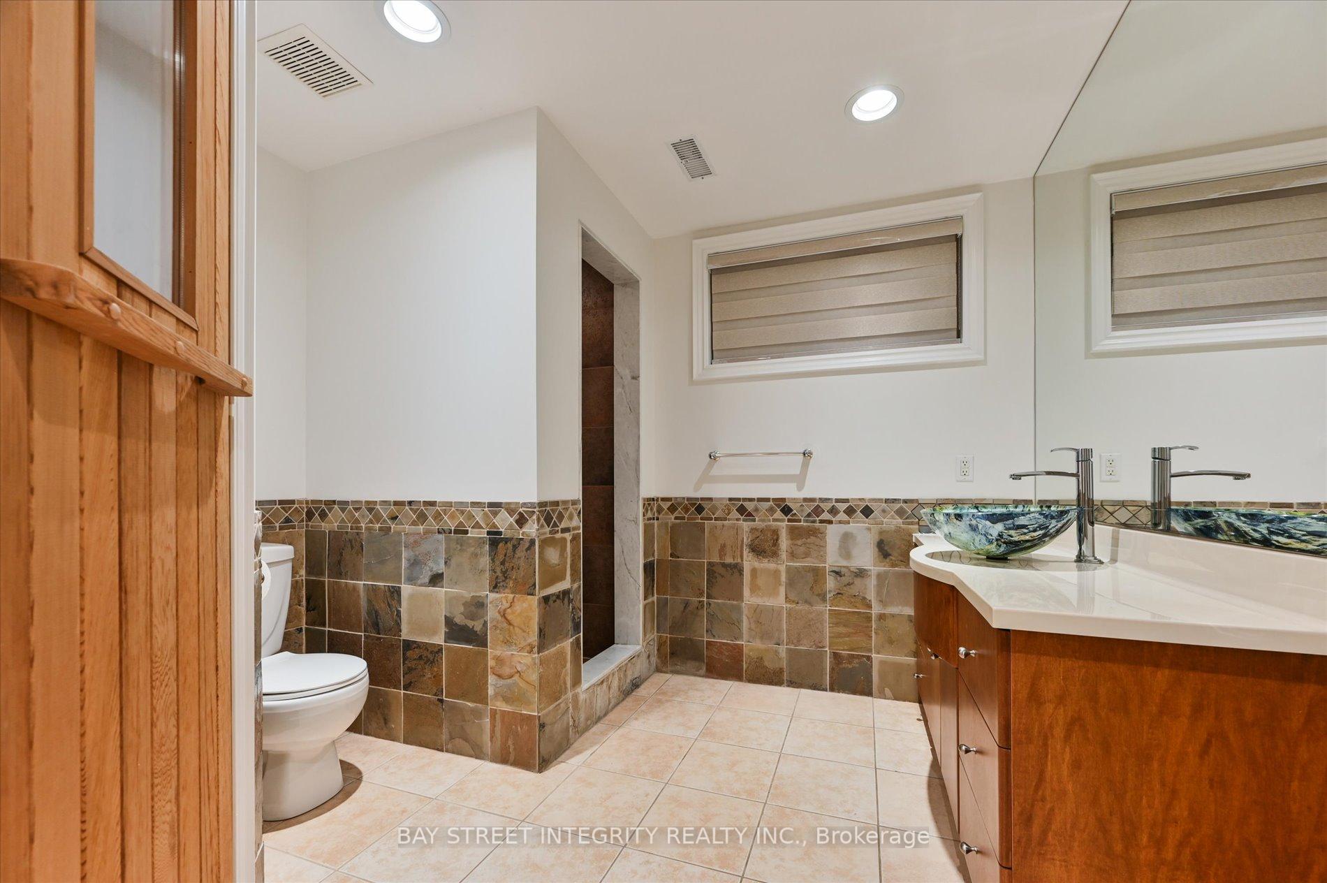 Photo 36 of 165 Rodeo Drive, Vaughan, Crestwood-Springfarm-Yorkhill — HOMEH