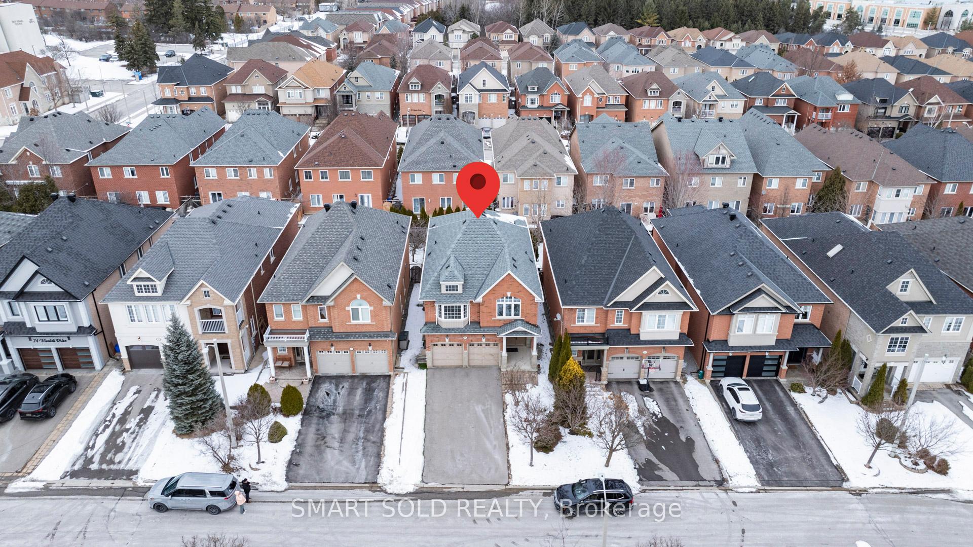 Photo 2 of 64 Vivaldi Drive, Vaughan, Patterson — HOMEH