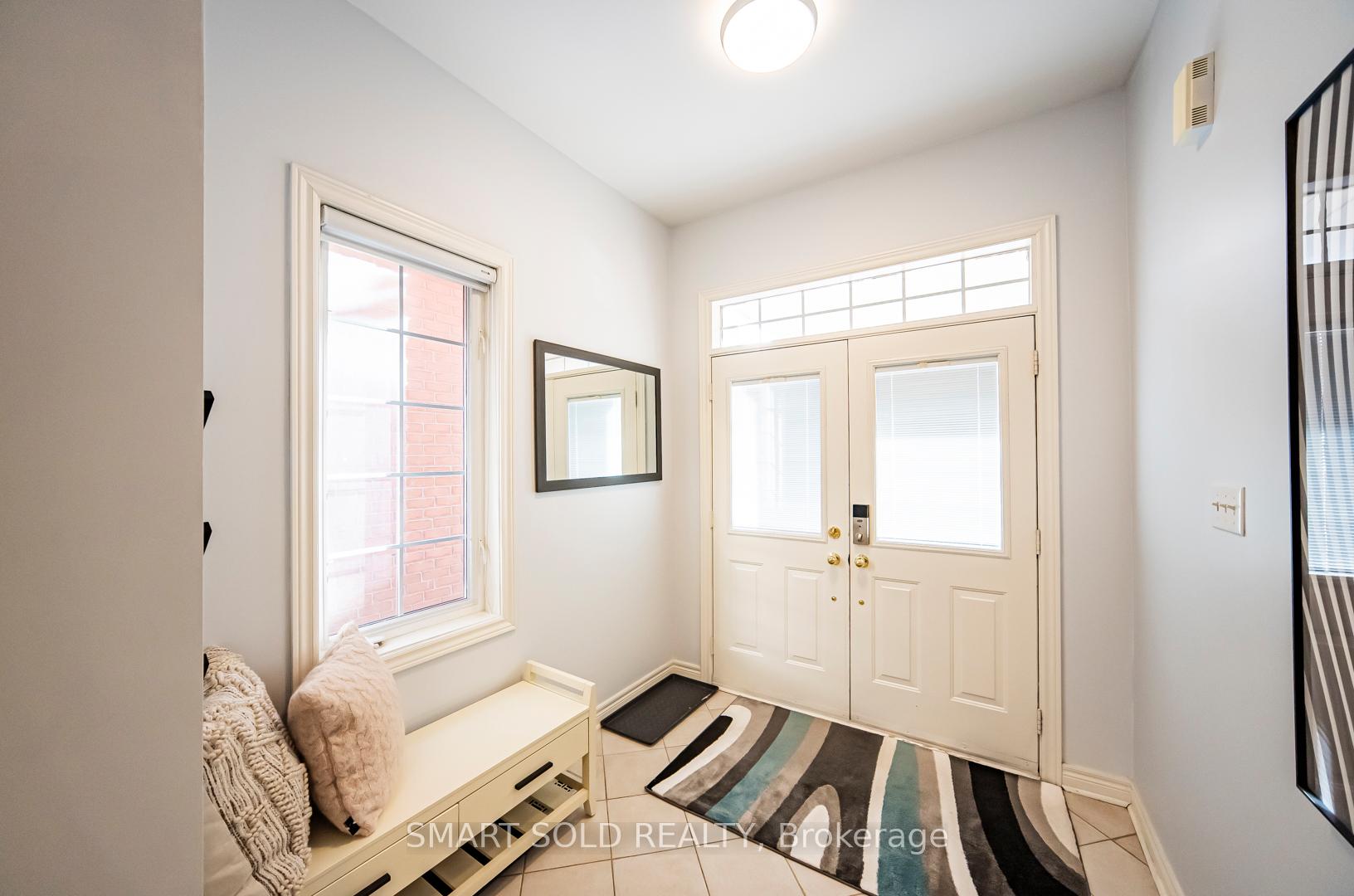 Photo 5 of 64 Vivaldi Drive, Vaughan, Patterson — HOMEH