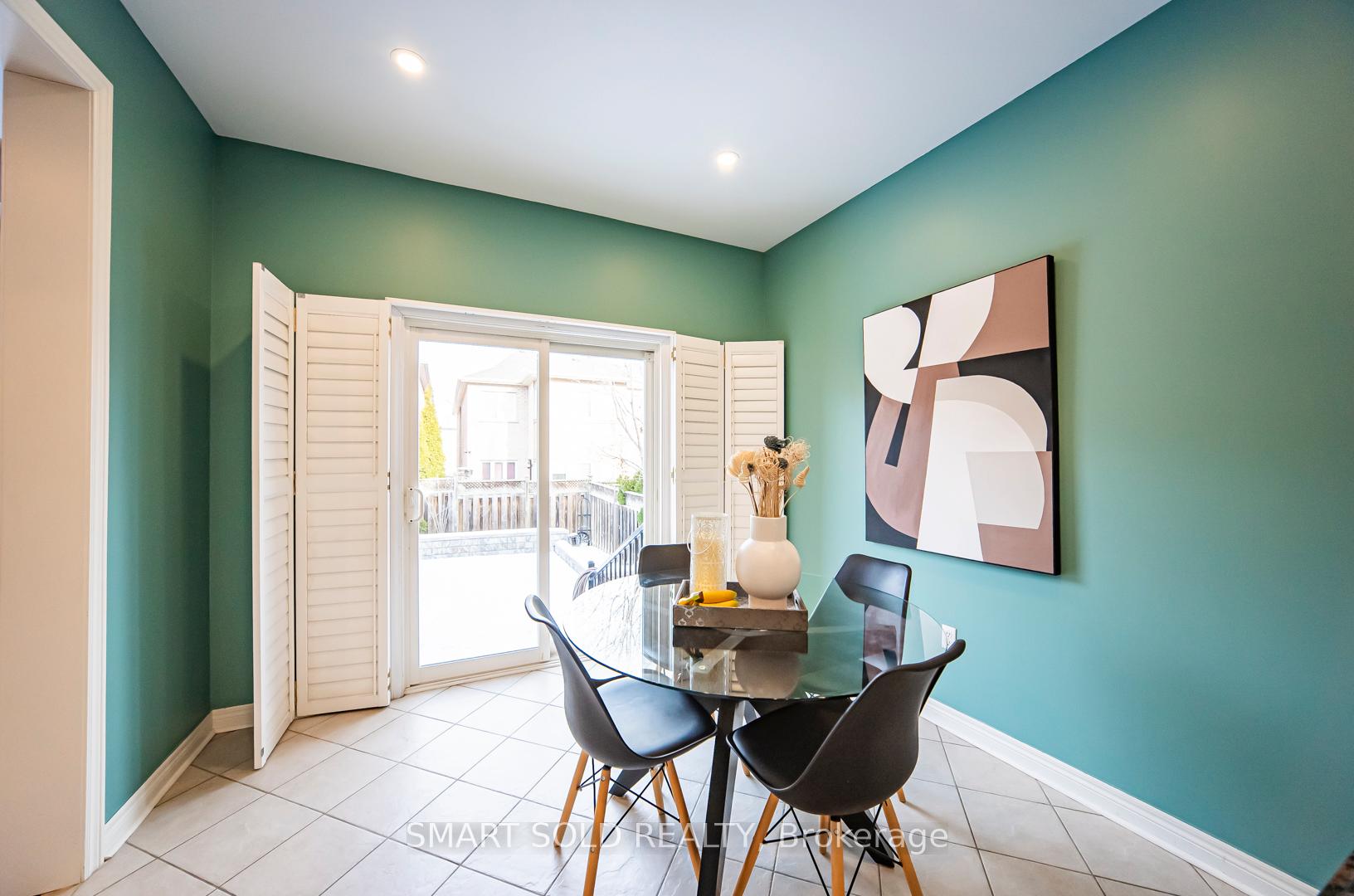 Photo 10 of 64 Vivaldi Drive, Vaughan, Patterson — HOMEH