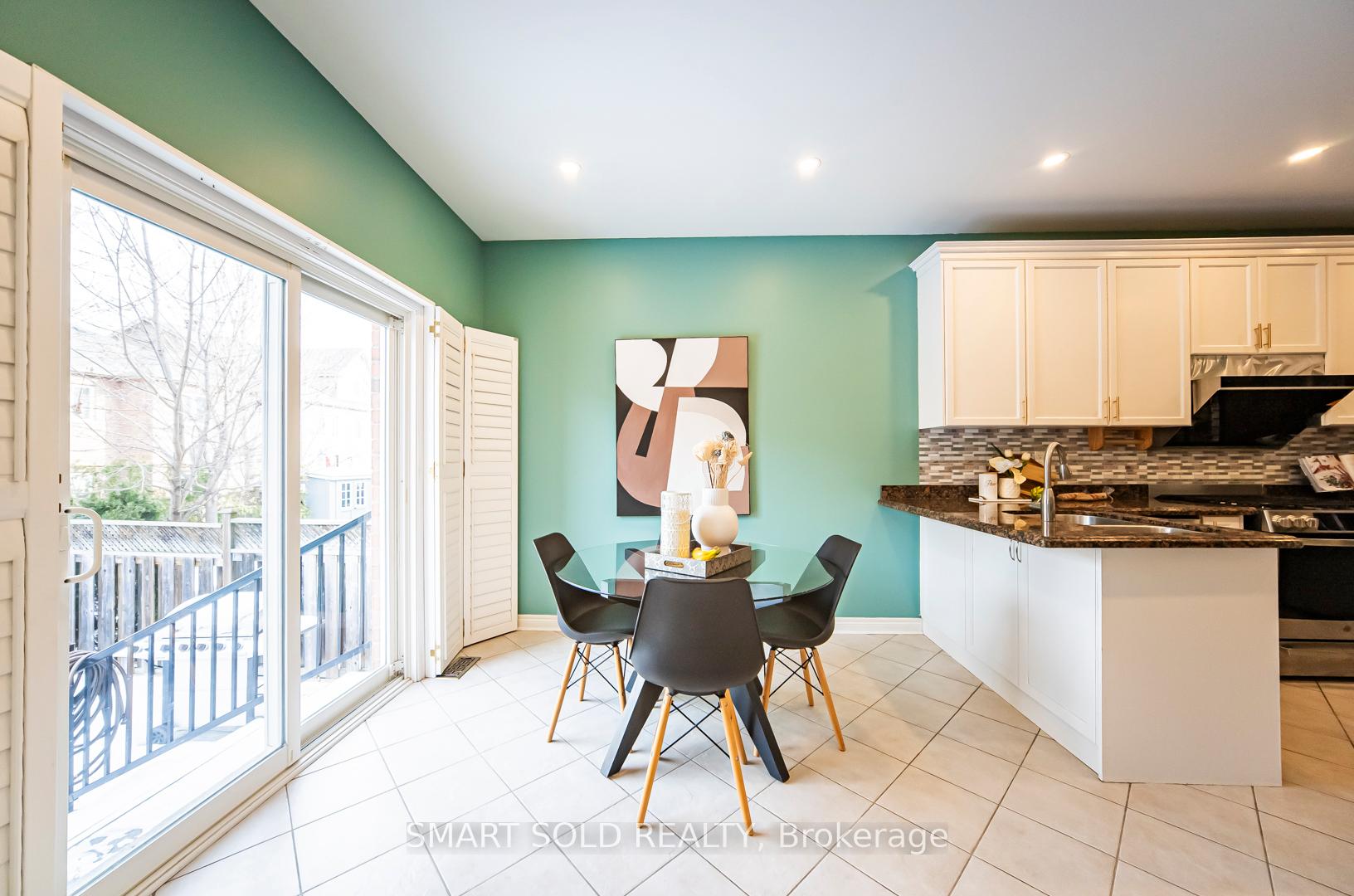 Photo 11 of 64 Vivaldi Drive, Vaughan, Patterson — HOMEH