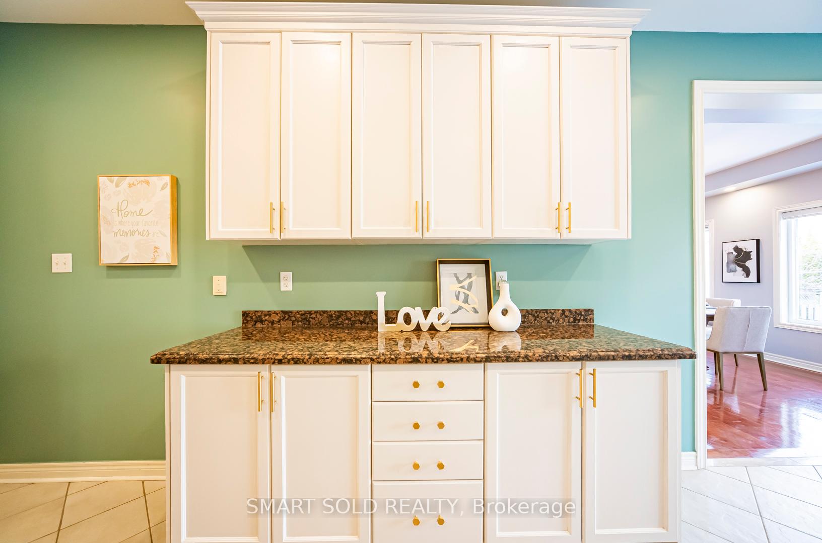Photo 13 of 64 Vivaldi Drive, Vaughan, Patterson — HOMEH