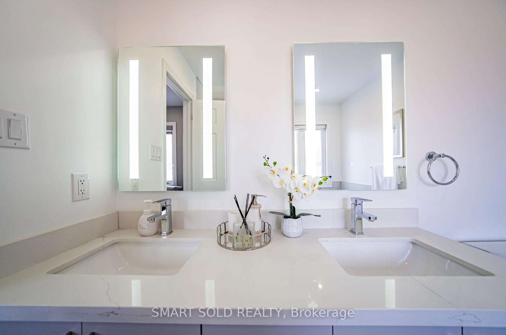 Photo 24 of 64 Vivaldi Drive, Vaughan, Patterson — HOMEH