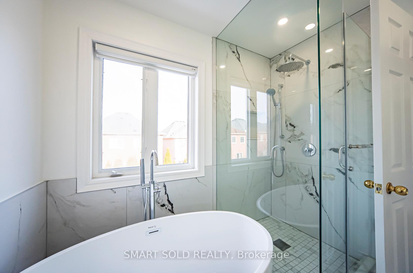 Photo 25 of 64 Vivaldi Drive, Vaughan, Patterson — HOMEH