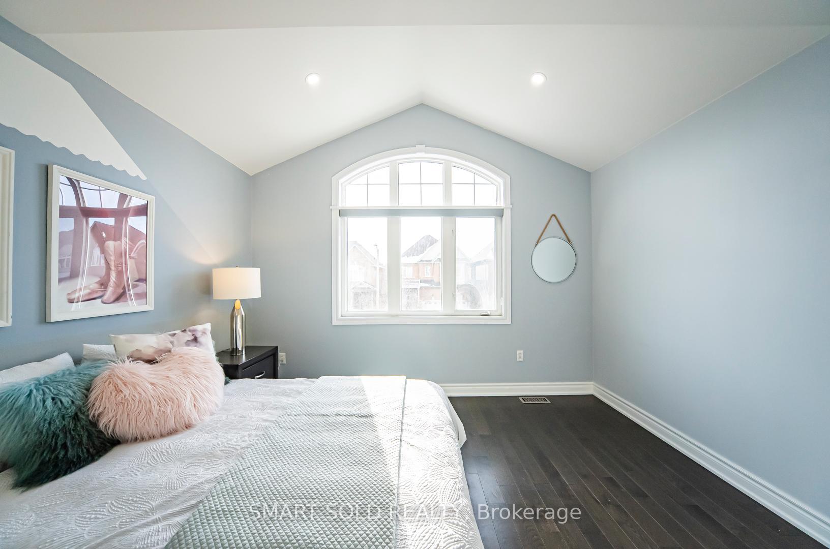 Photo 32 of 64 Vivaldi Drive, Vaughan, Patterson — HOMEH