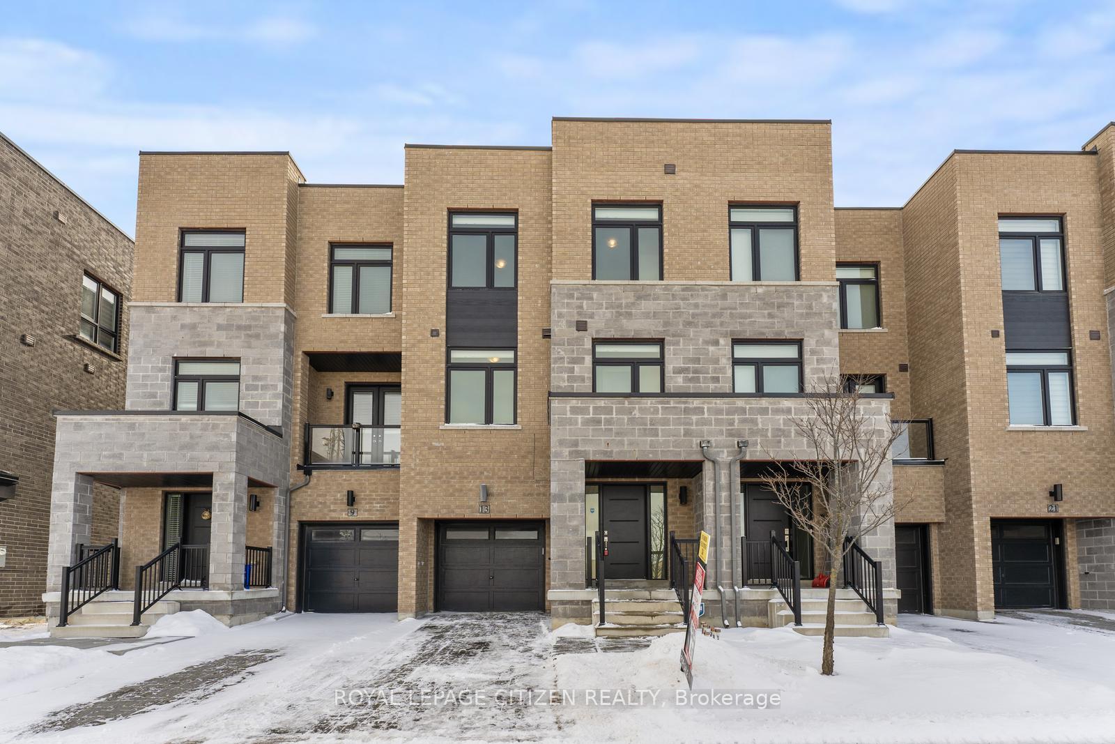Photo 1 of 13 Gridiron Gate, Vaughan, Vellore Village — HOMEH