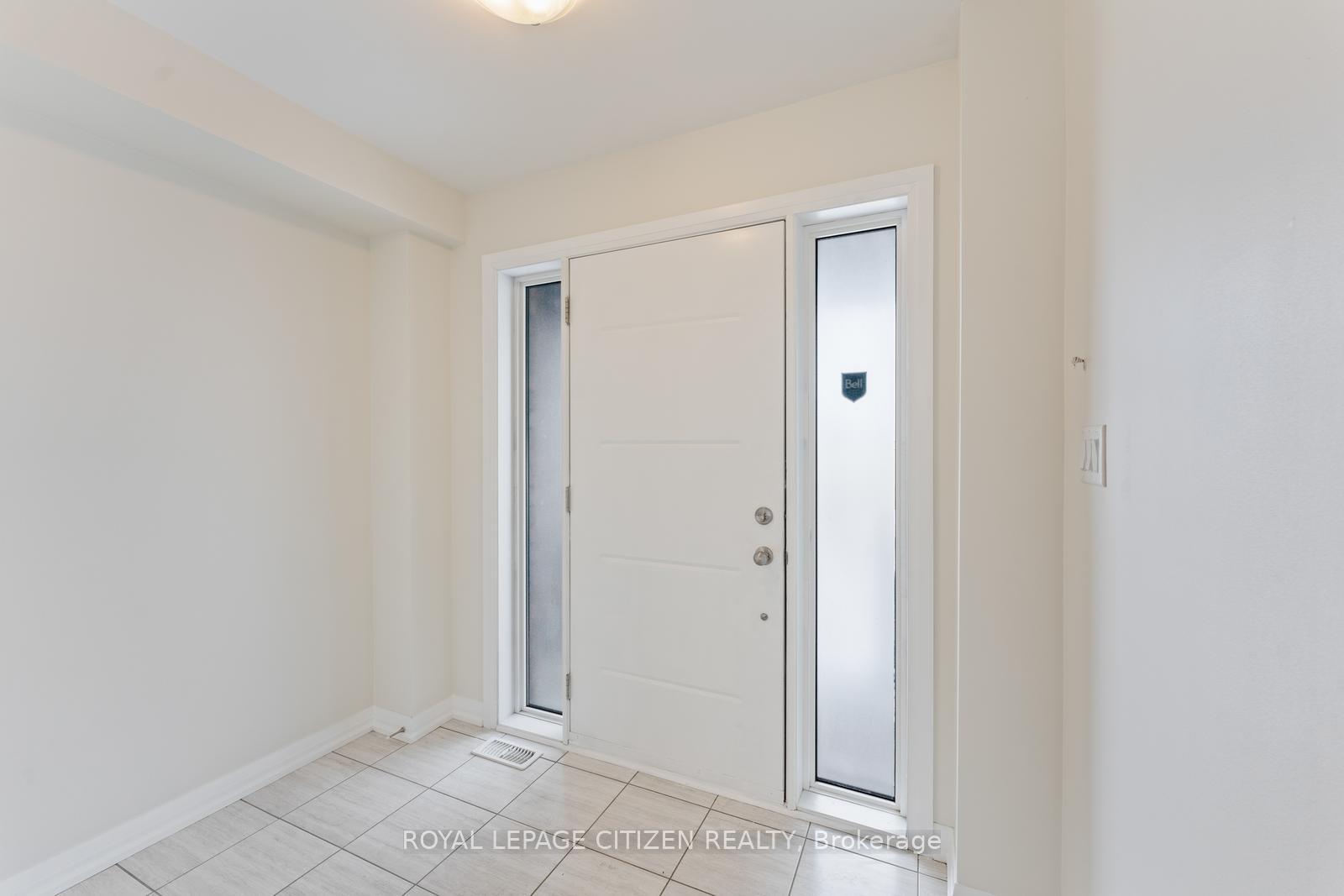 Photo 3 of 13 Gridiron Gate, Vaughan, Vellore Village — HOMEH
