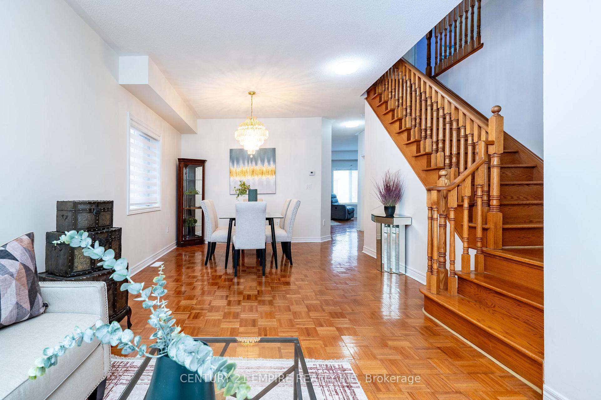Photo 4 of 116 Villa Royale Avenue, Vaughan, Vellore Village — HOMEH