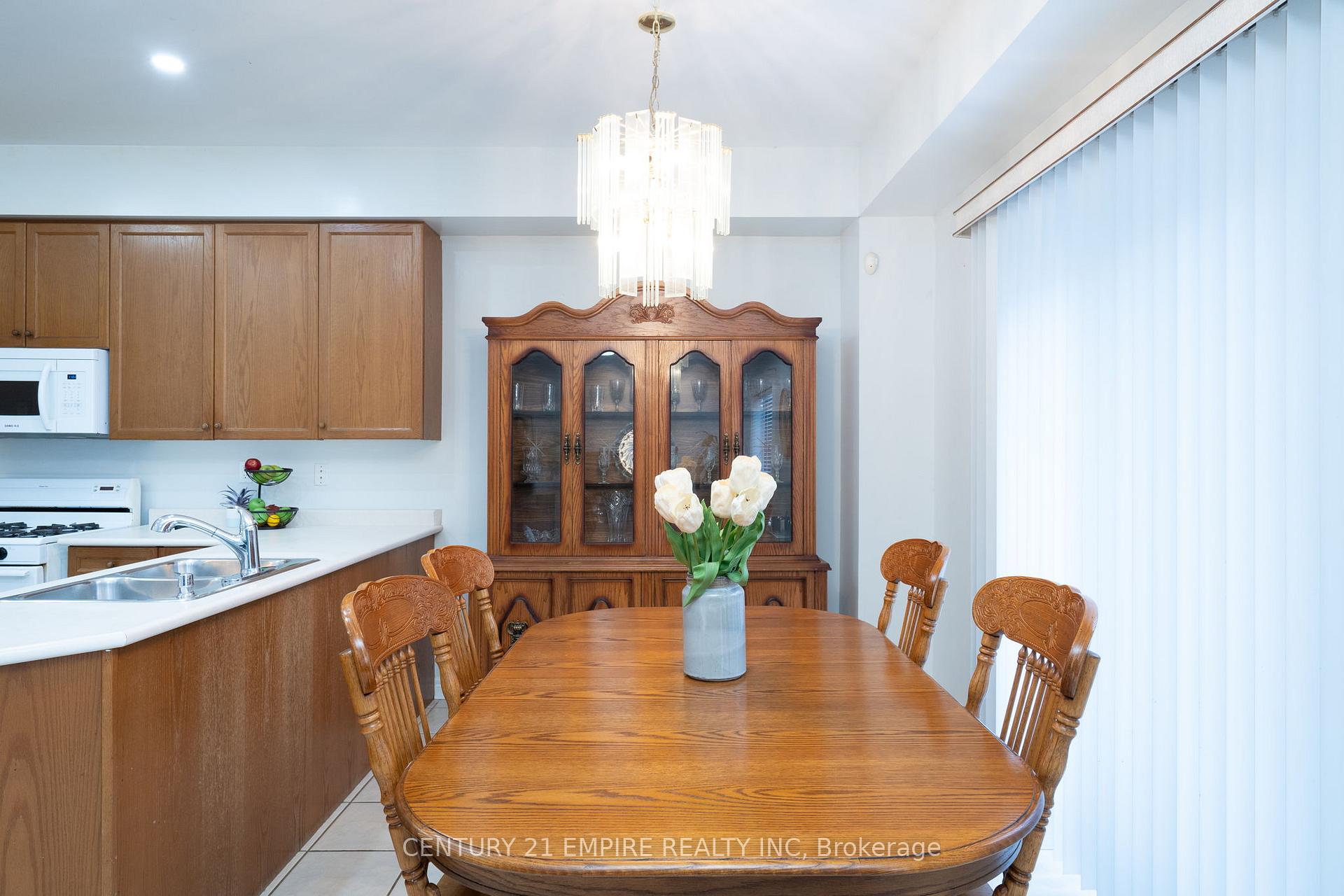 Photo 8 of 116 Villa Royale Avenue, Vaughan, Vellore Village — HOMEH