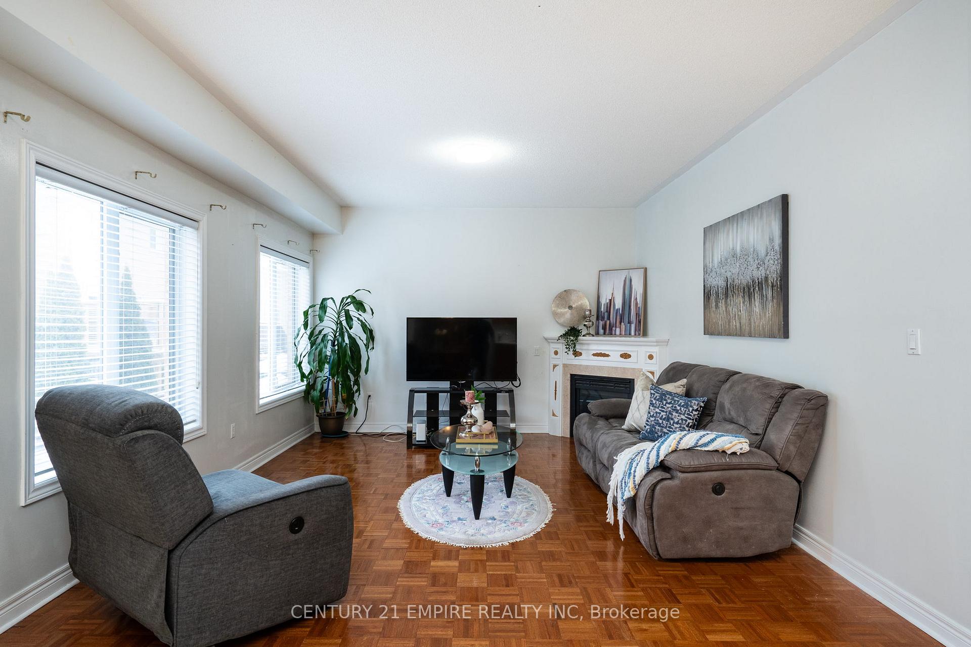 Photo 9 of 116 Villa Royale Avenue, Vaughan, Vellore Village — HOMEH
