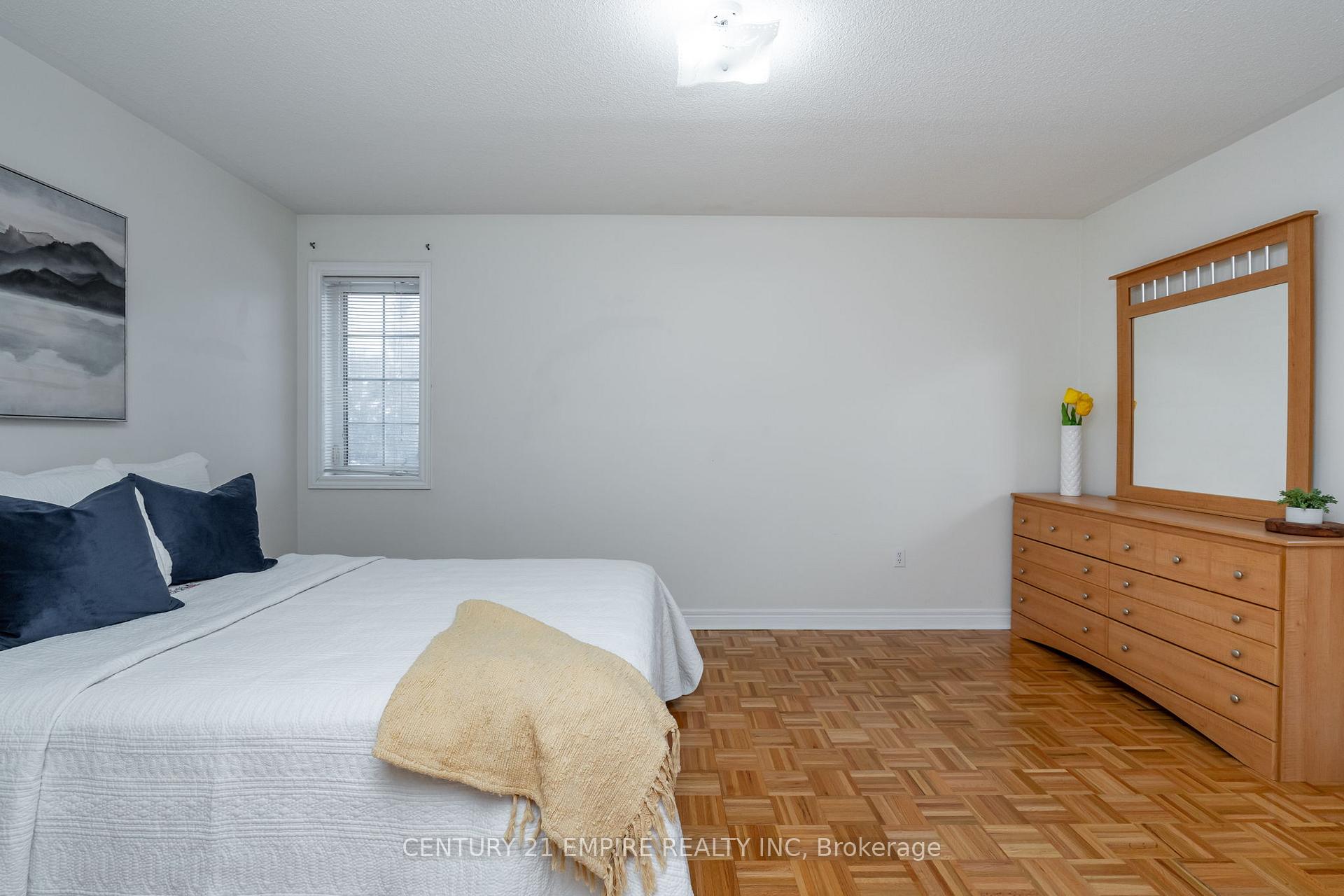 Photo 20 of 116 Villa Royale Avenue, Vaughan, Vellore Village — HOMEH