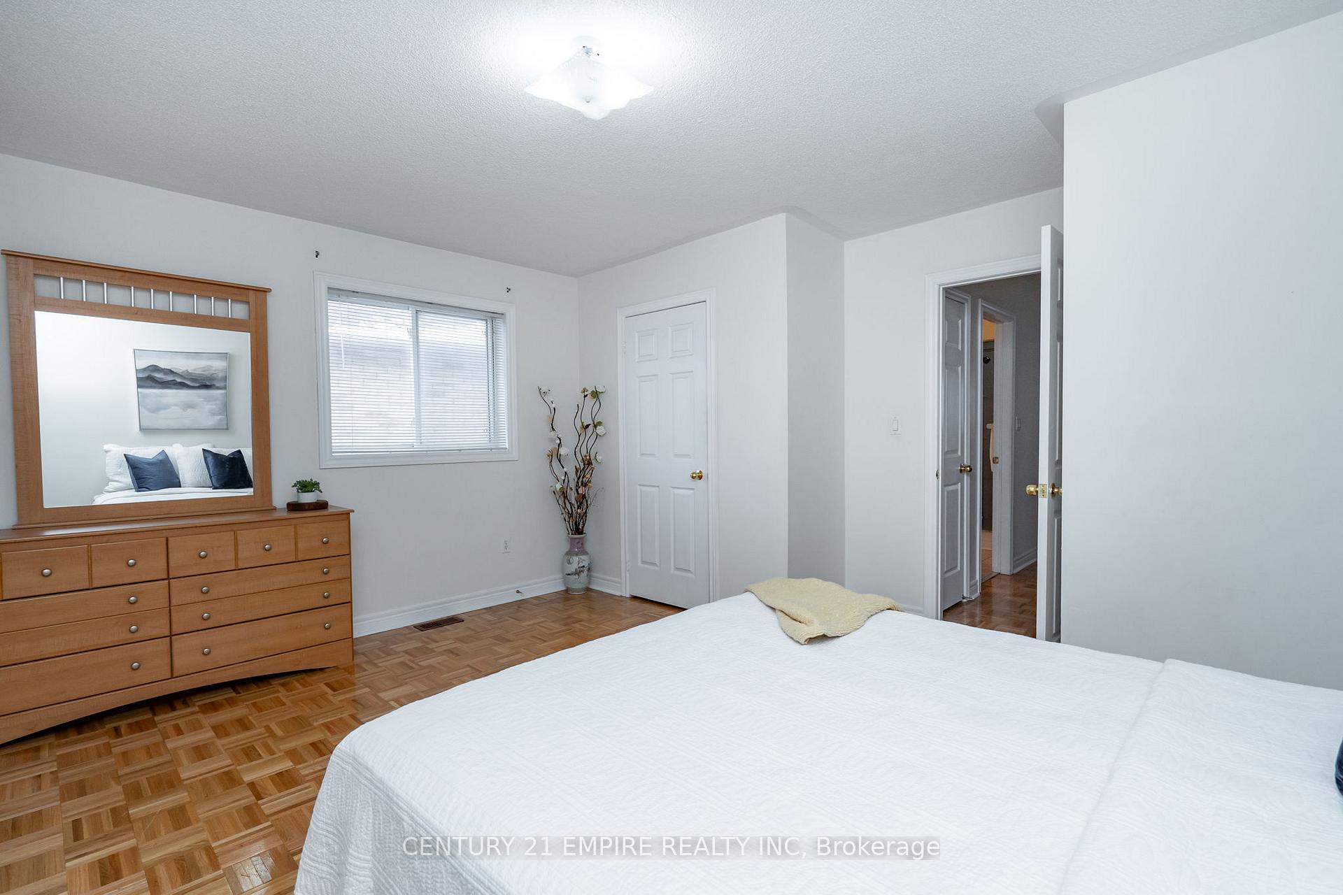 Photo 21 of 116 Villa Royale Avenue, Vaughan, Vellore Village — HOMEH
