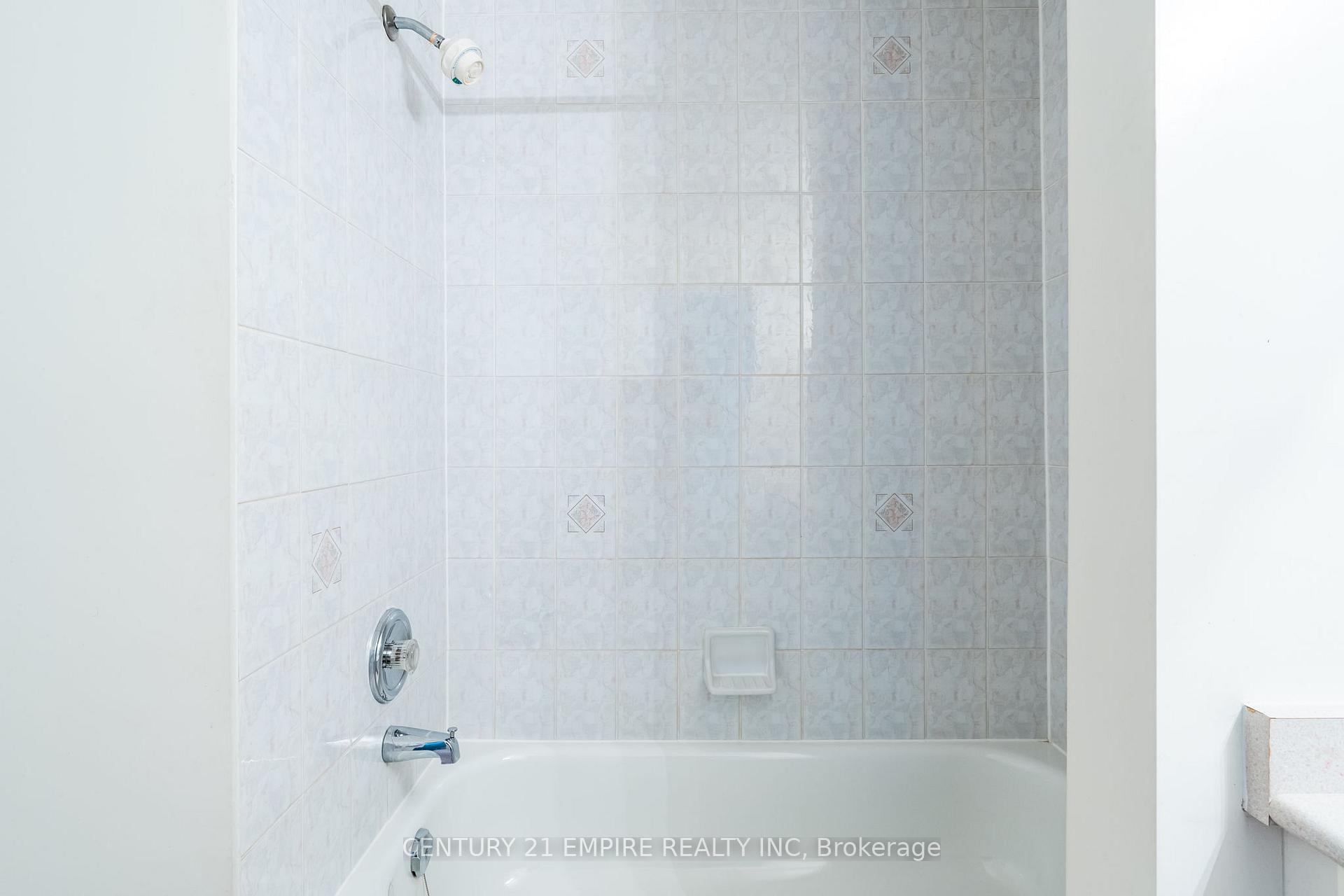 Photo 24 of 116 Villa Royale Avenue, Vaughan, Vellore Village — HOMEH