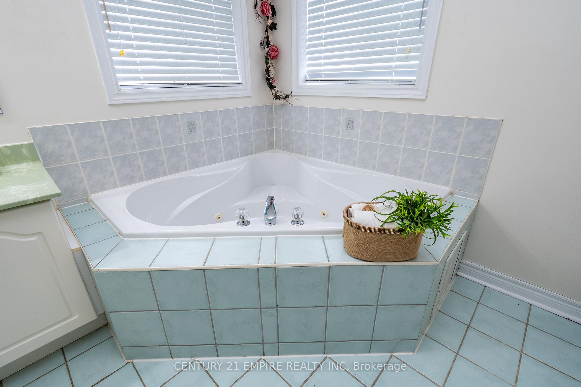 Photo 25 of 116 Villa Royale Avenue, Vaughan, Vellore Village — HOMEH