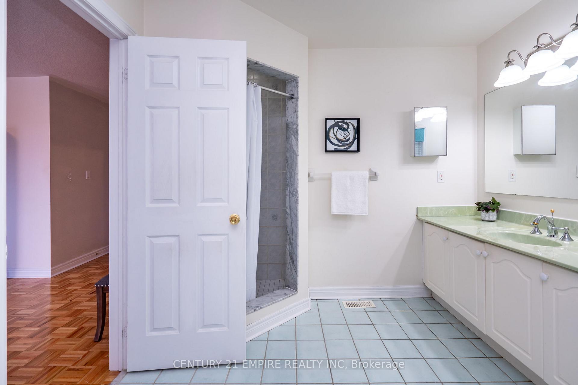 Photo 30 of 116 Villa Royale Avenue, Vaughan, Vellore Village — HOMEH