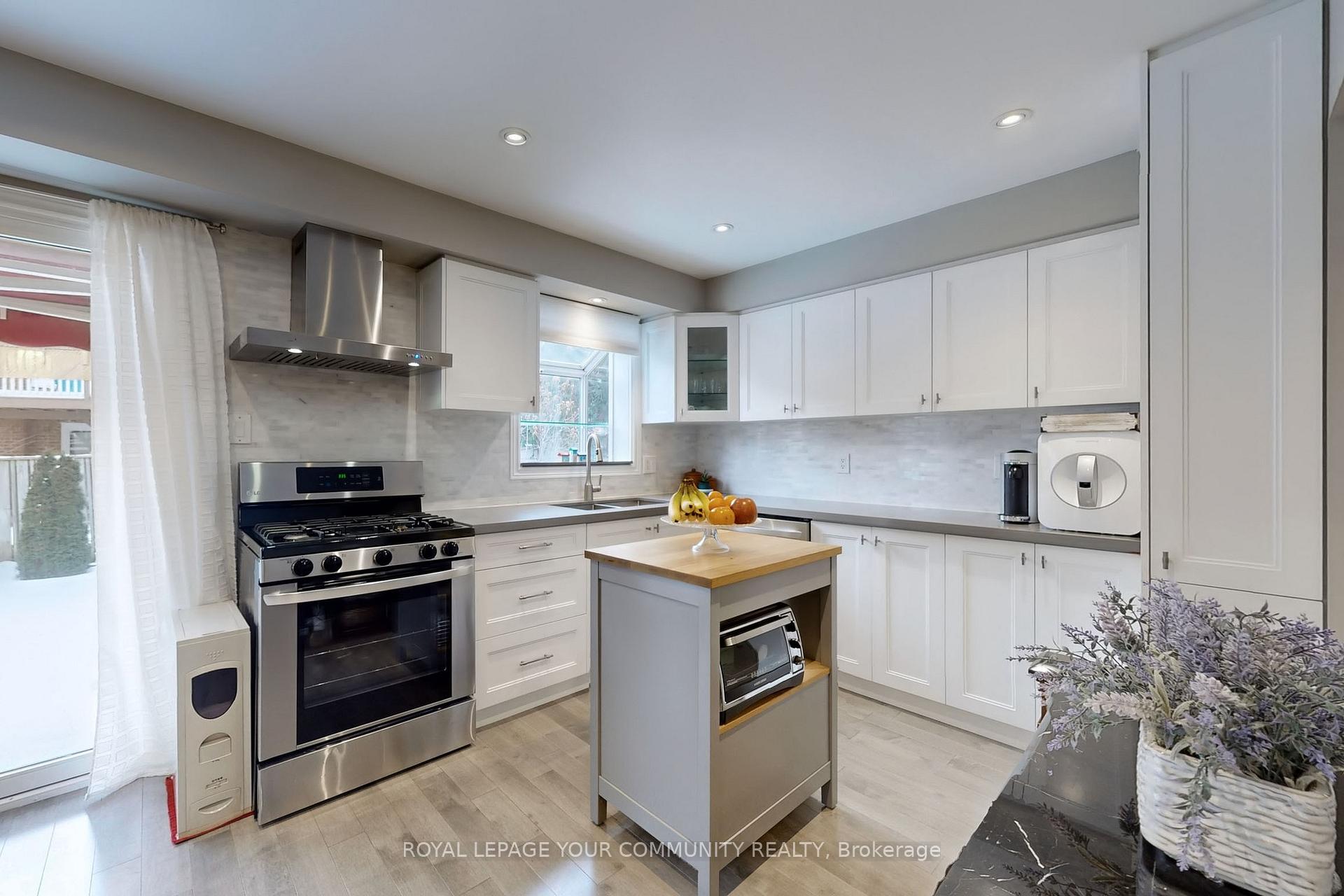 Photo 34 of 27 Riviera Drive, Vaughan, Glen Shields — HOMEH