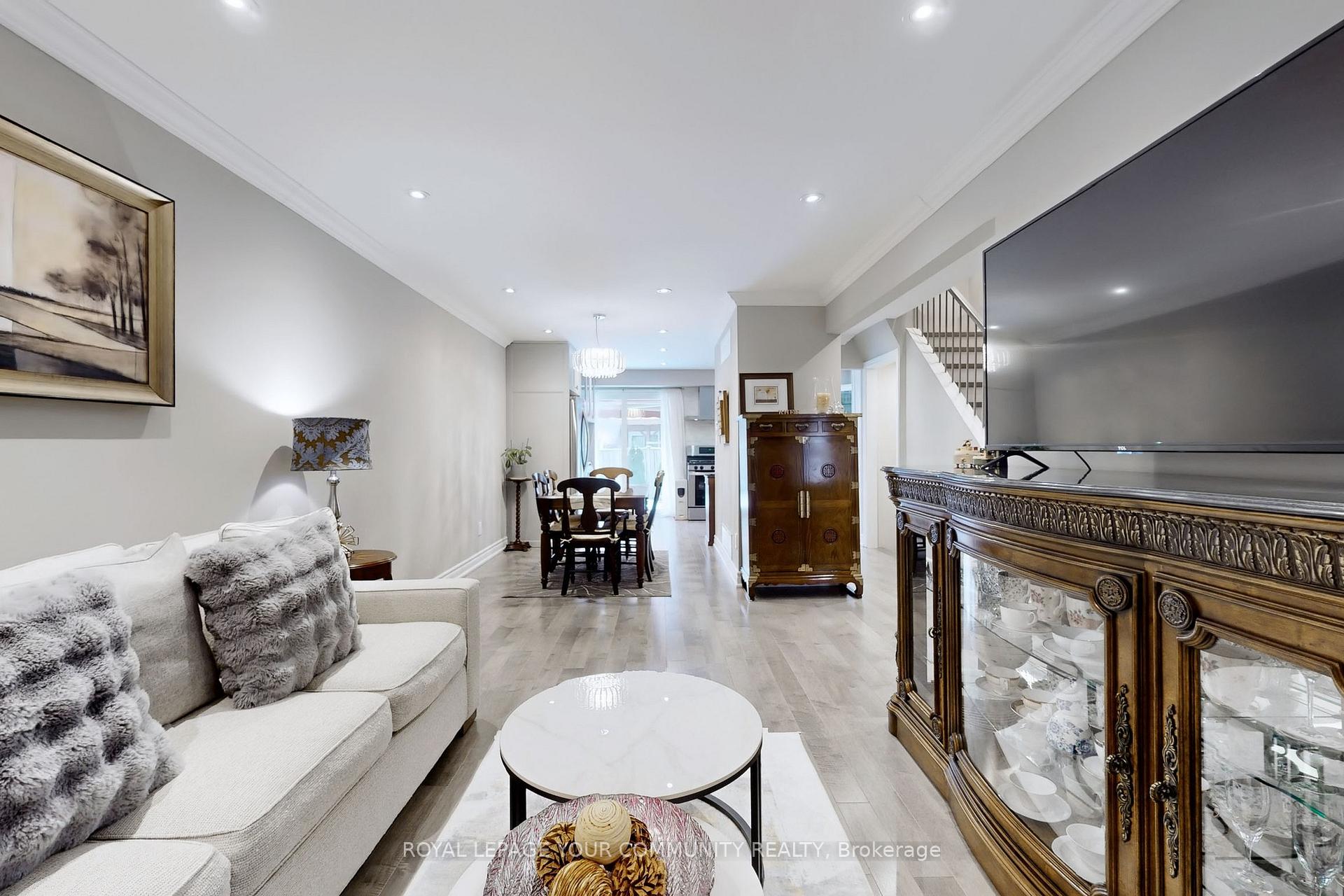 Photo 10 of 27 Riviera Drive, Vaughan, Glen Shields — HOMEH