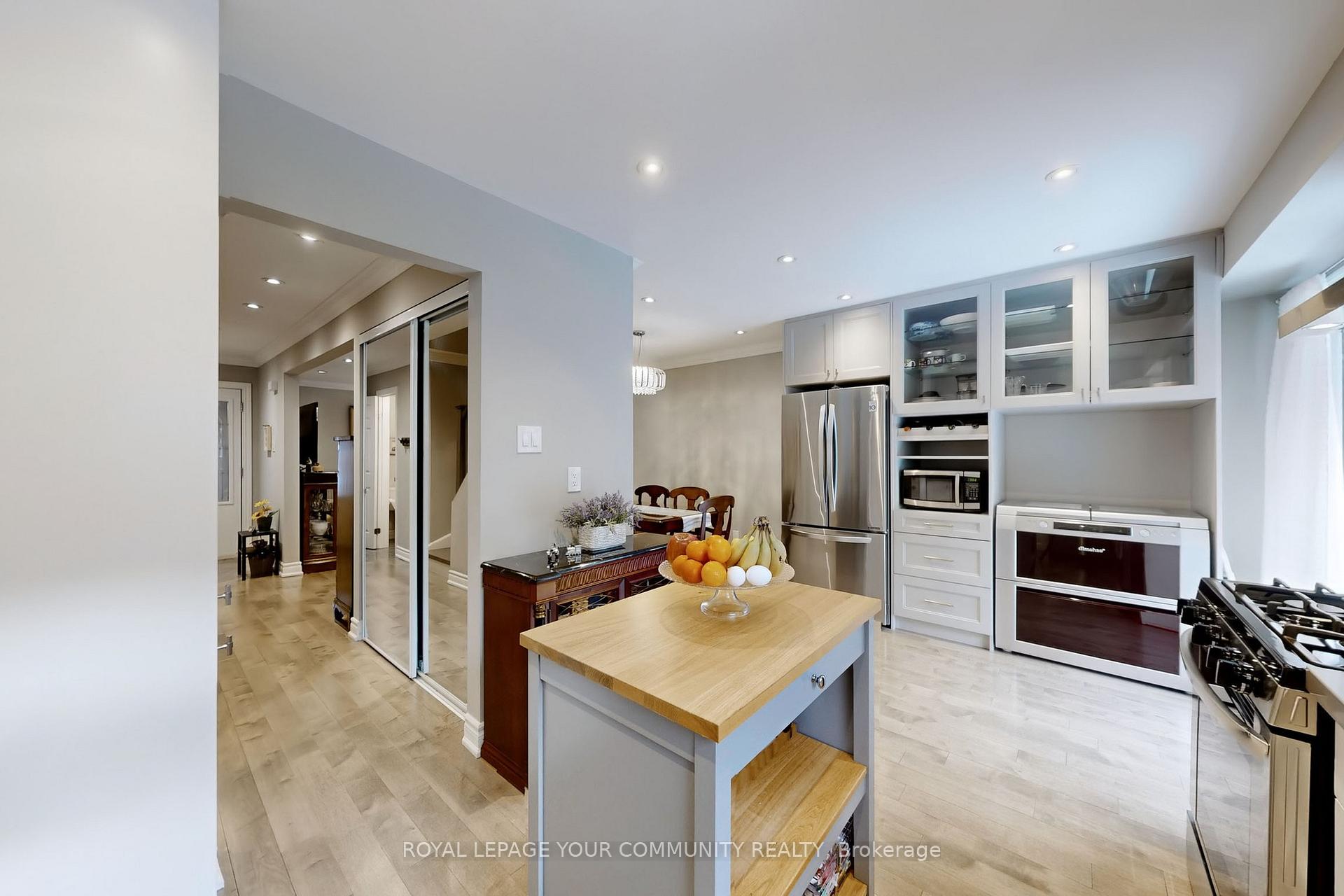 Photo 17 of 27 Riviera Drive, Vaughan, Glen Shields — HOMEH