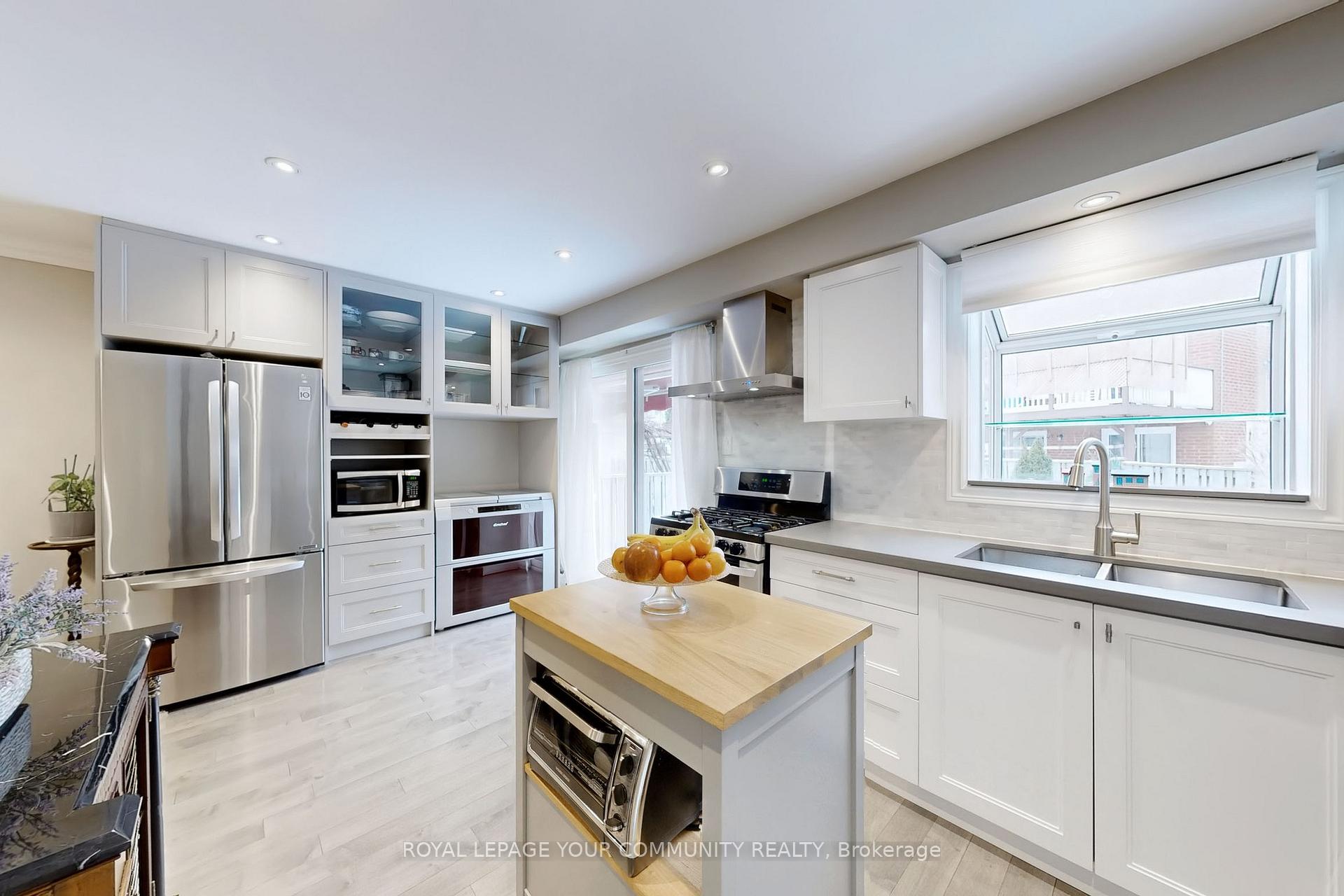 Photo 18 of 27 Riviera Drive, Vaughan, Glen Shields — HOMEH