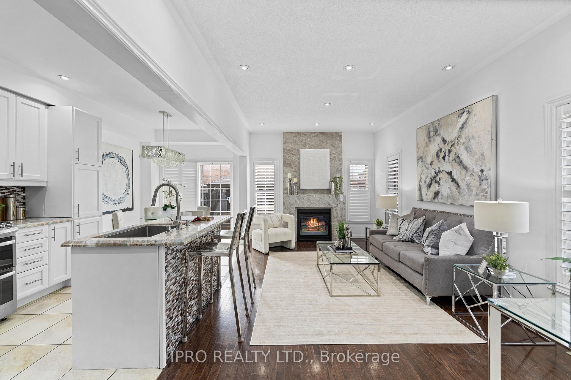 Photo 10 of 97 Gentile Circle, Vaughan, Elder Mills — HOMEH