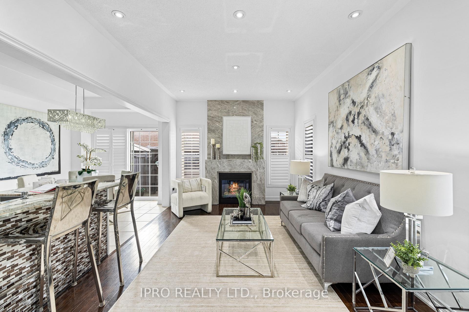 Photo 14 of 97 Gentile Circle, Vaughan, Elder Mills — HOMEH