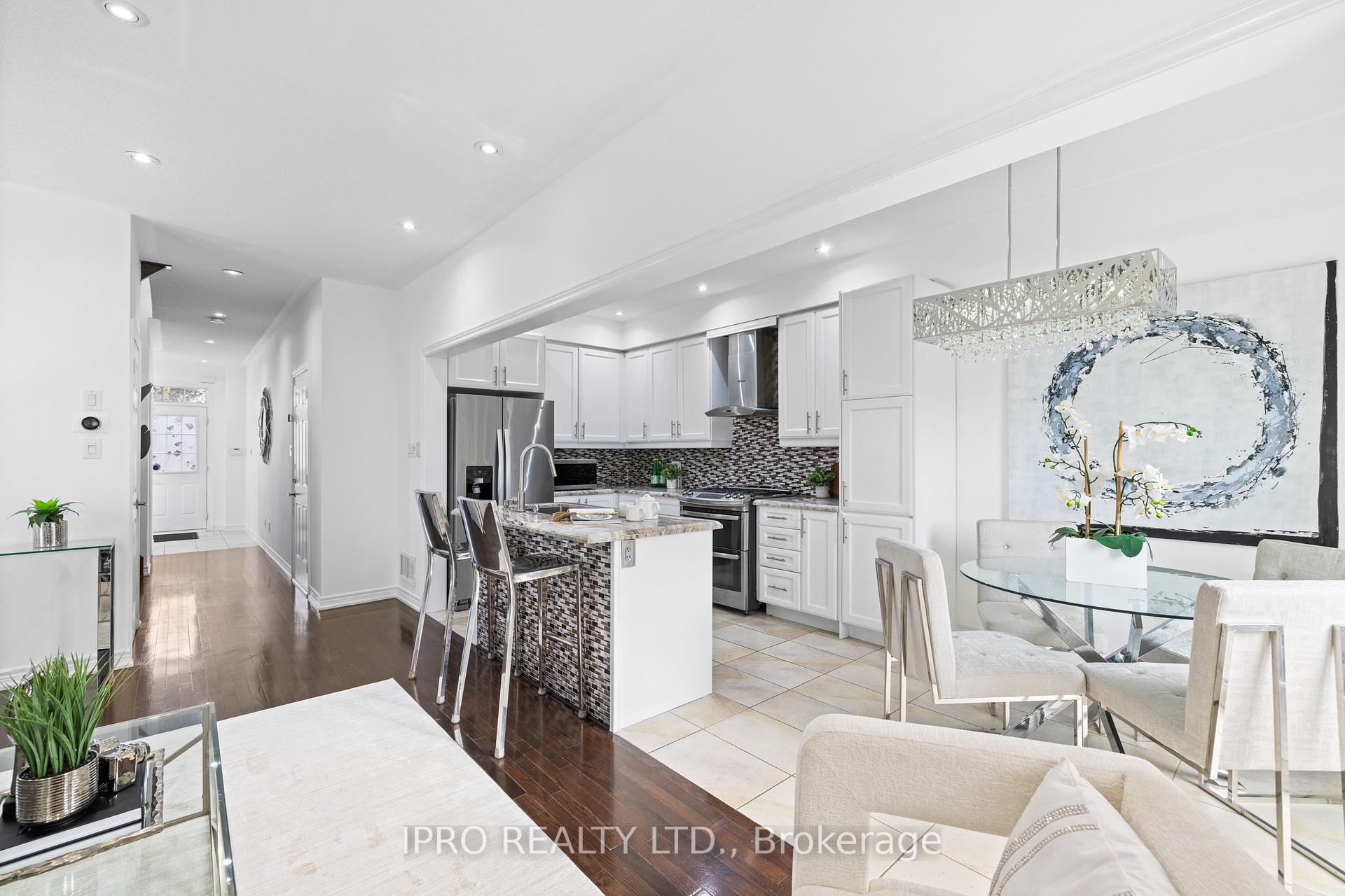 Photo 16 of 97 Gentile Circle, Vaughan, Elder Mills — HOMEH