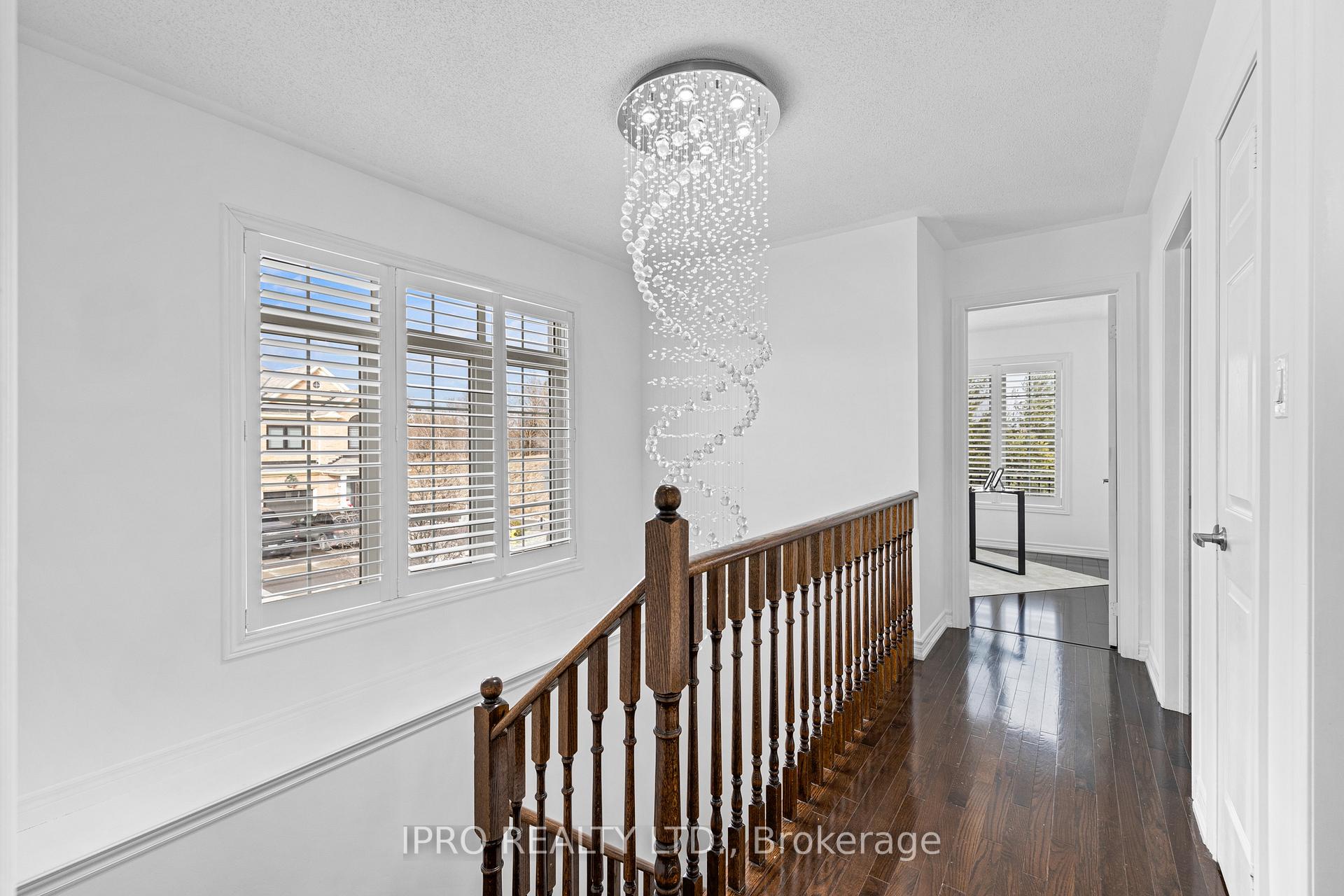 Photo 19 of 97 Gentile Circle, Vaughan, Elder Mills — HOMEH