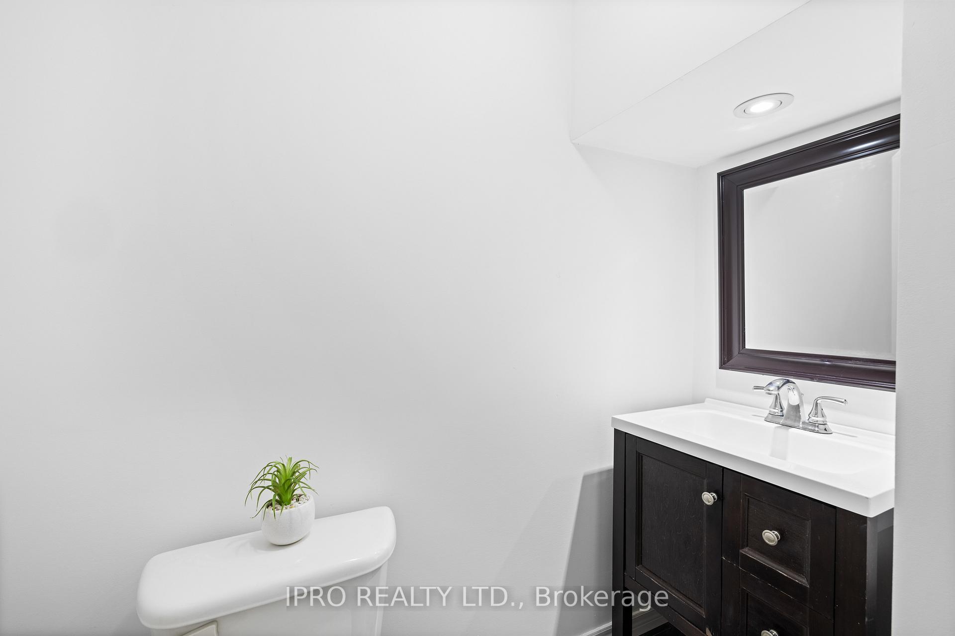 Photo 31 of 97 Gentile Circle, Vaughan, Elder Mills — HOMEH