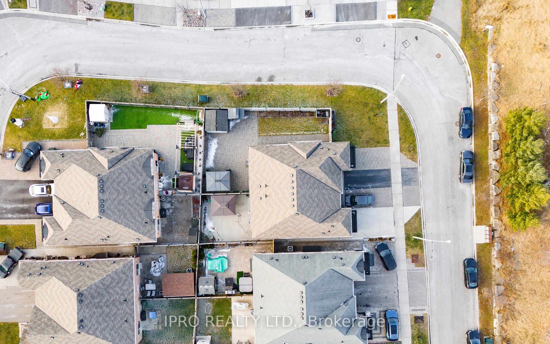 Photo 38 of 97 Gentile Circle, Vaughan, Elder Mills — HOMEH