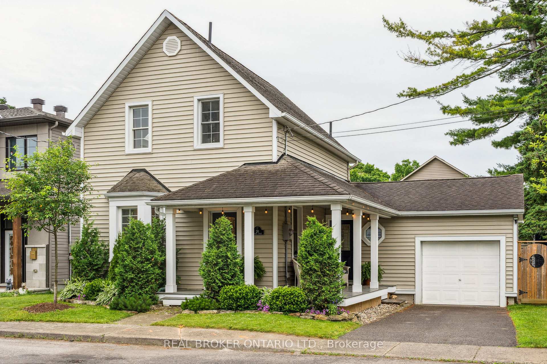 Photo 4 of 24 Charles Street, Carleton Place — HOMEH