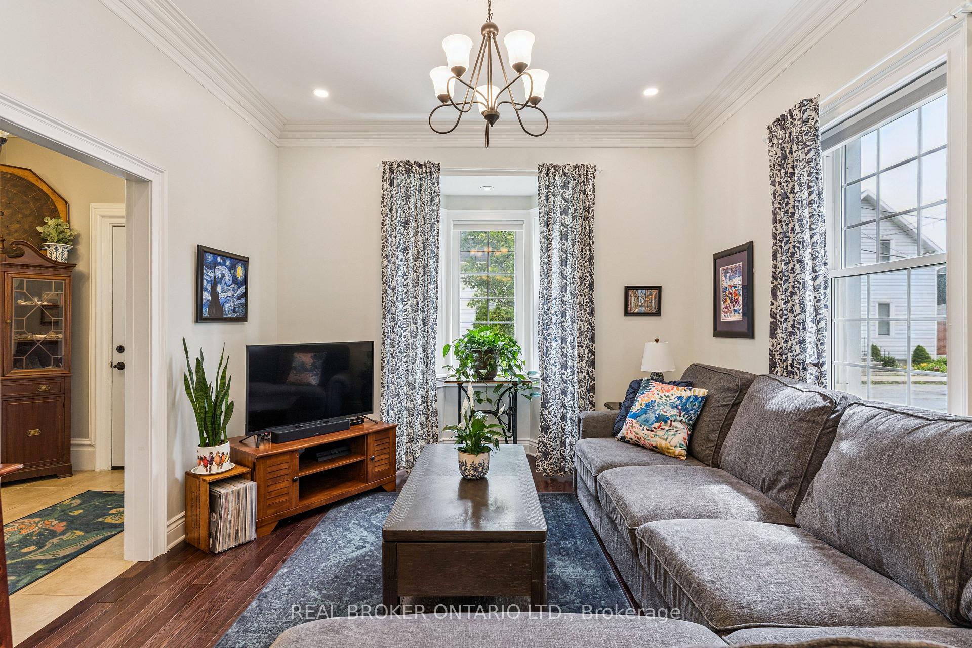 Photo 10 of 24 Charles Street, Carleton Place — HOMEH