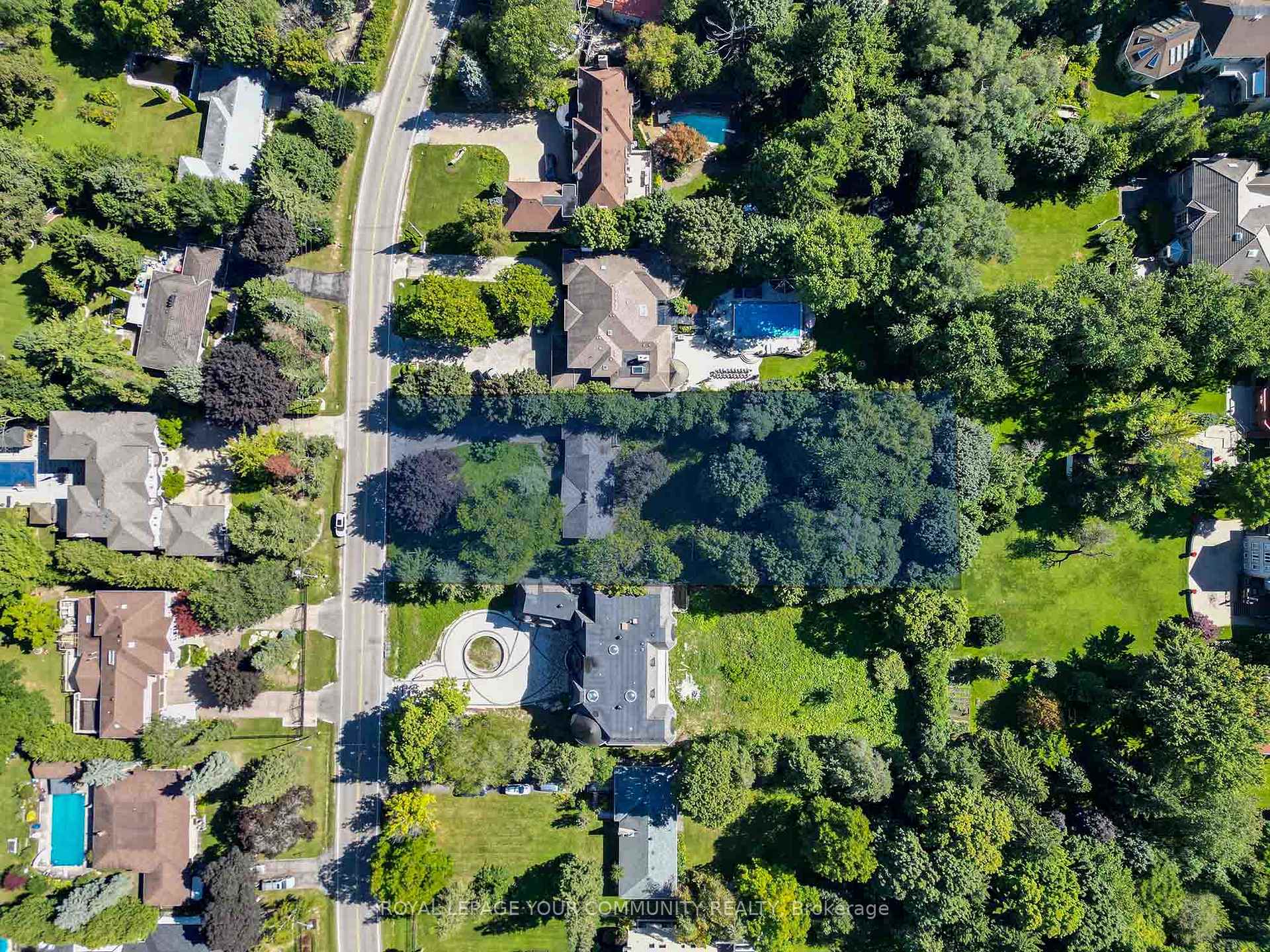 Photo 3 of 53 Thornridge Drive, Vaughan, Crestwood-Springfarm-Yorkhill — HOMEH
