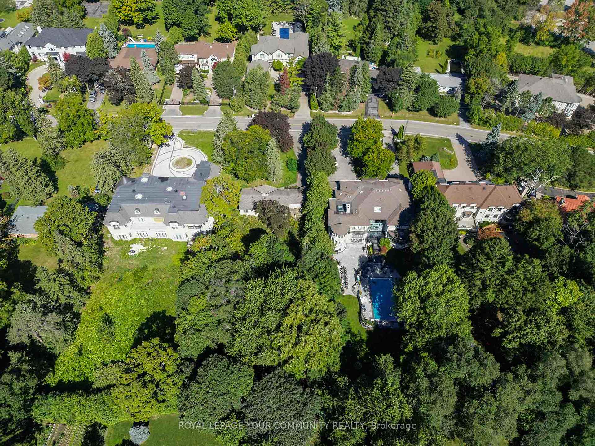 Photo 5 of 53 Thornridge Drive, Vaughan, Crestwood-Springfarm-Yorkhill — HOMEH