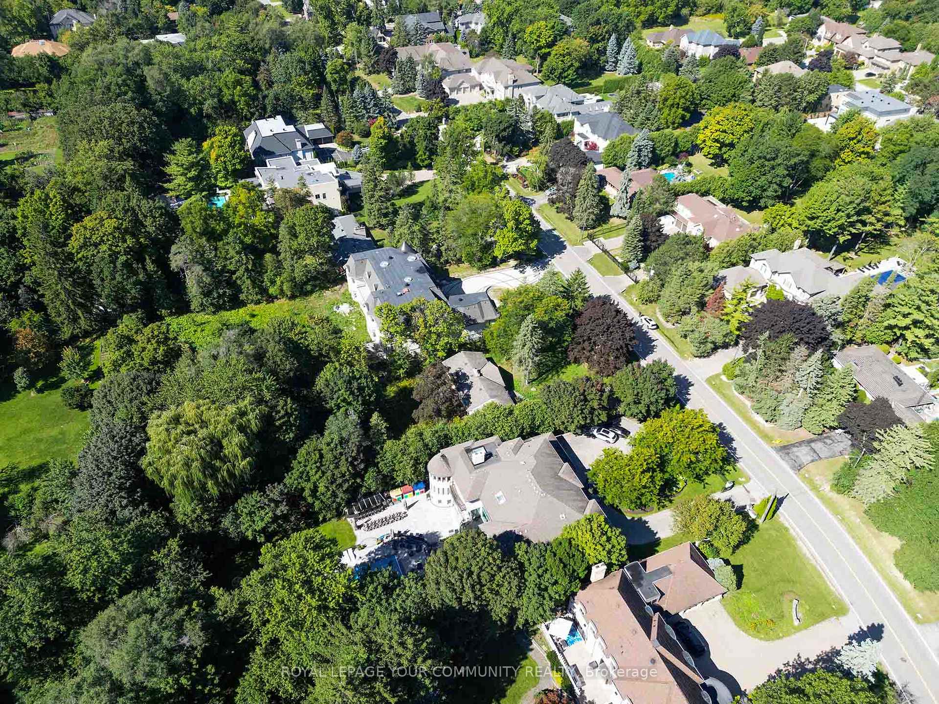 Photo 7 of 53 Thornridge Drive, Vaughan, Crestwood-Springfarm-Yorkhill — HOMEH