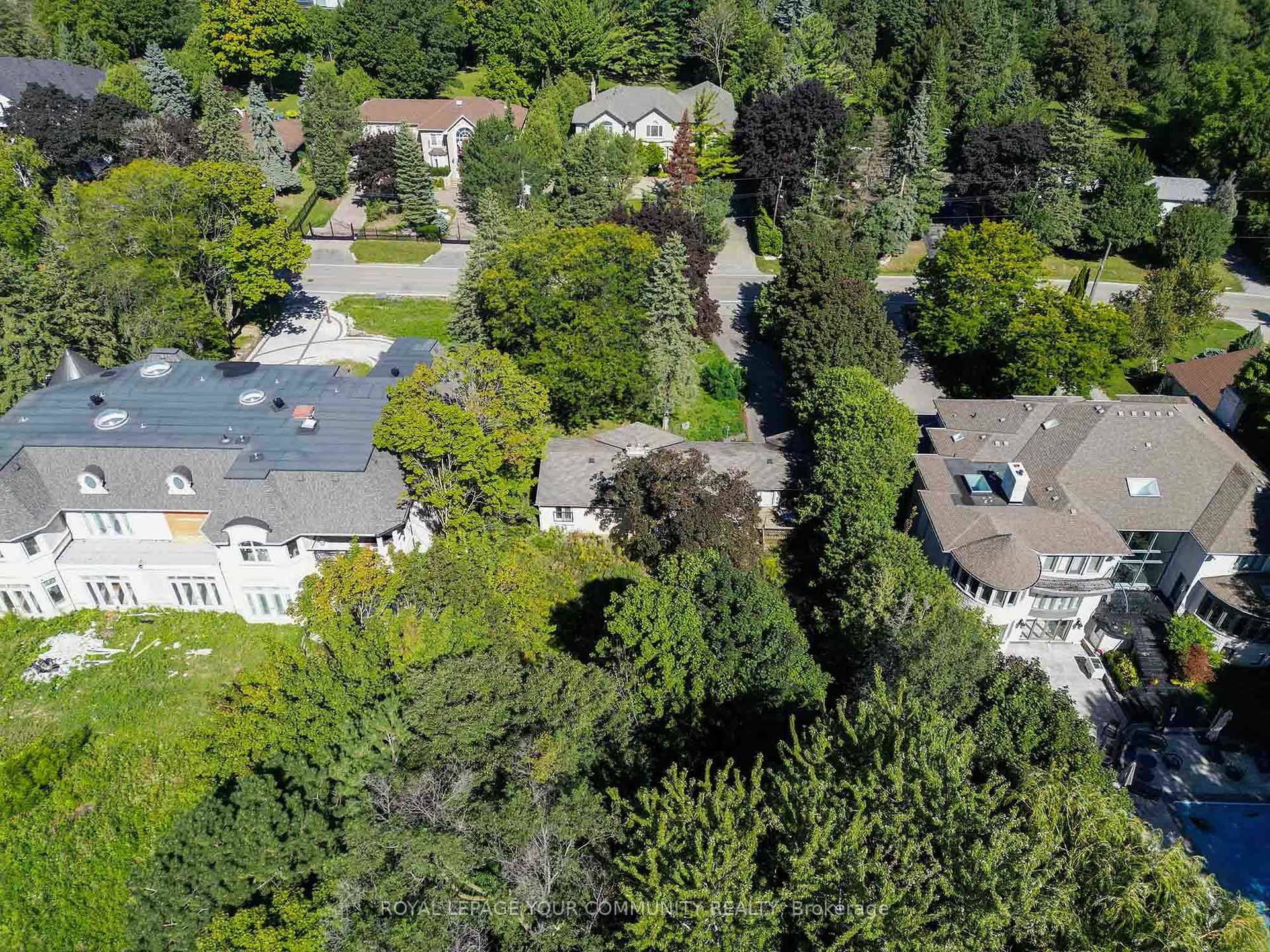 Photo 9 of 53 Thornridge Drive, Vaughan, Crestwood-Springfarm-Yorkhill — HOMEH