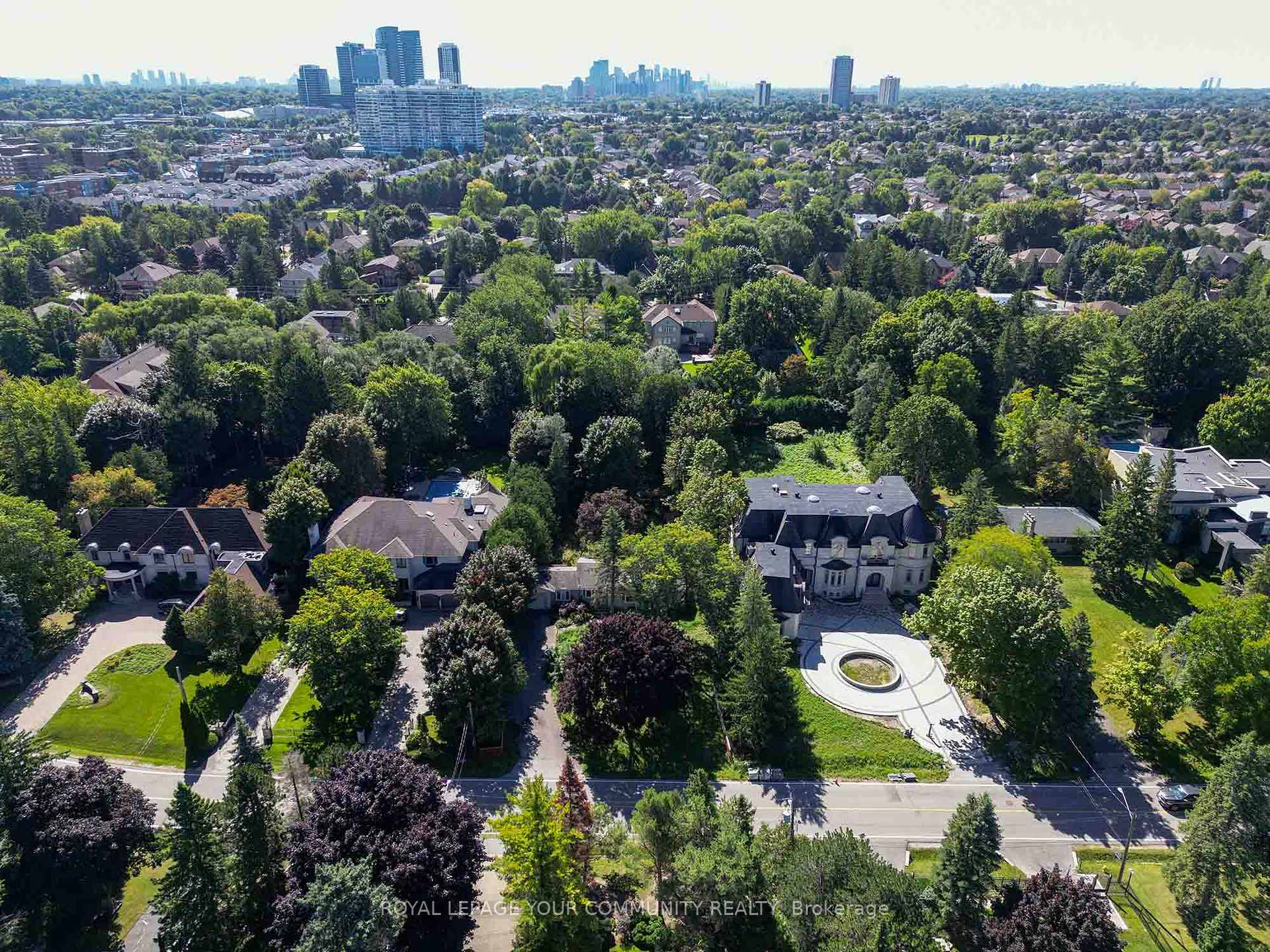 Photo 10 of 53 Thornridge Drive, Vaughan, Crestwood-Springfarm-Yorkhill — HOMEH