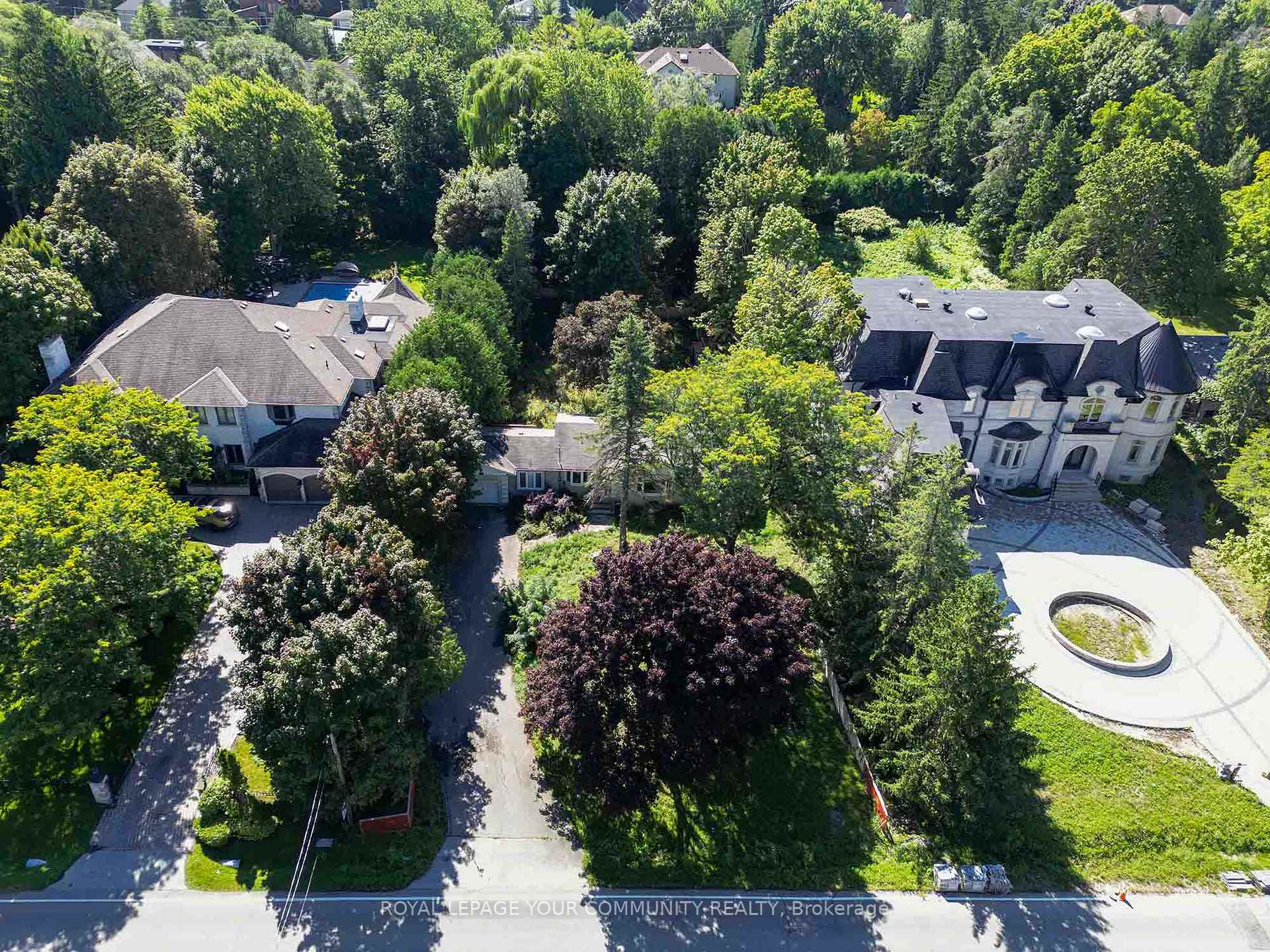Photo 12 of 53 Thornridge Drive, Vaughan, Crestwood-Springfarm-Yorkhill — HOMEH