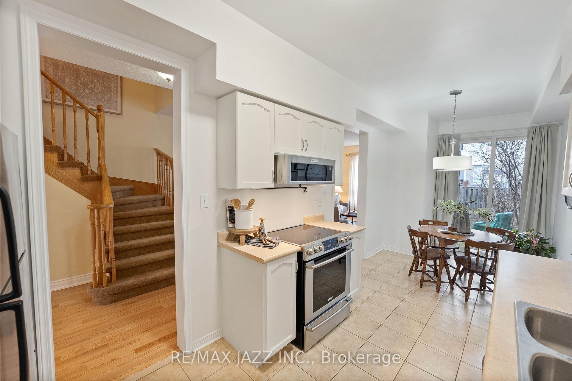 Photo 21 of 39 Silverwood Circle, Ajax, Central East — HOMEH