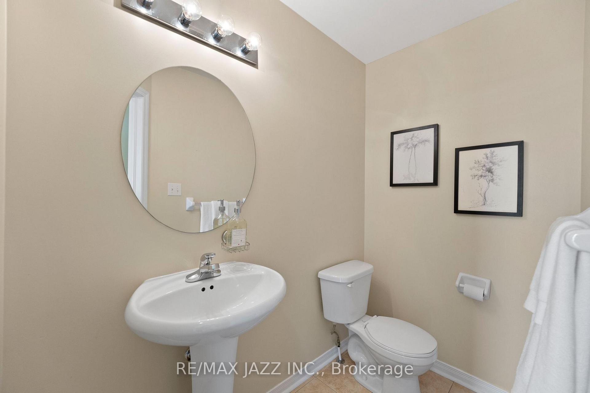 Photo 23 of 39 Silverwood Circle, Ajax, Central East — HOMEH