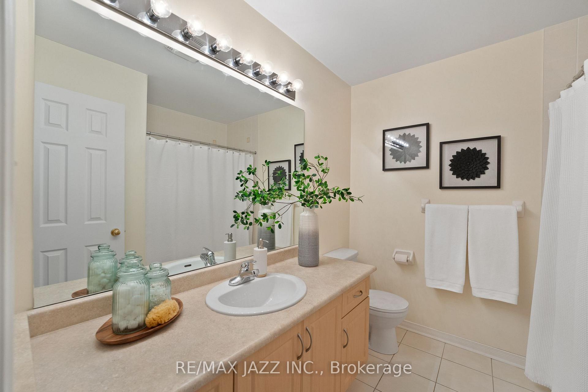 Photo 36 of 39 Silverwood Circle, Ajax, Central East — HOMEH